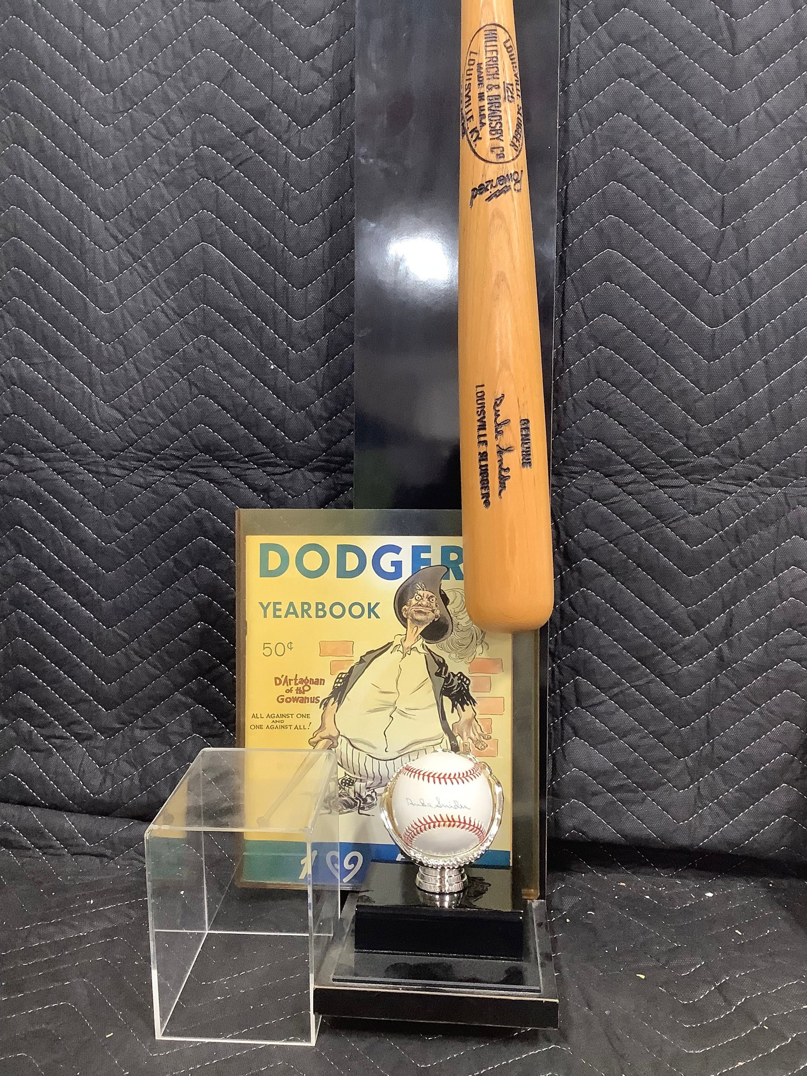 Duke Snider Genuine Louisville Slugger Bat, Signed Ball, and more: Duke Snider Genuine Louisville Slugger Bat, Signed Ball, and more