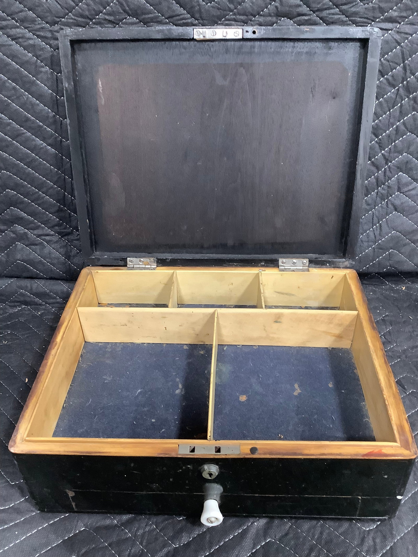 1940s Wooden Candy Store Cashbox (5inx13inx10in): 1940s Wooden Candy Store Cashbox (5inx13inx10in)