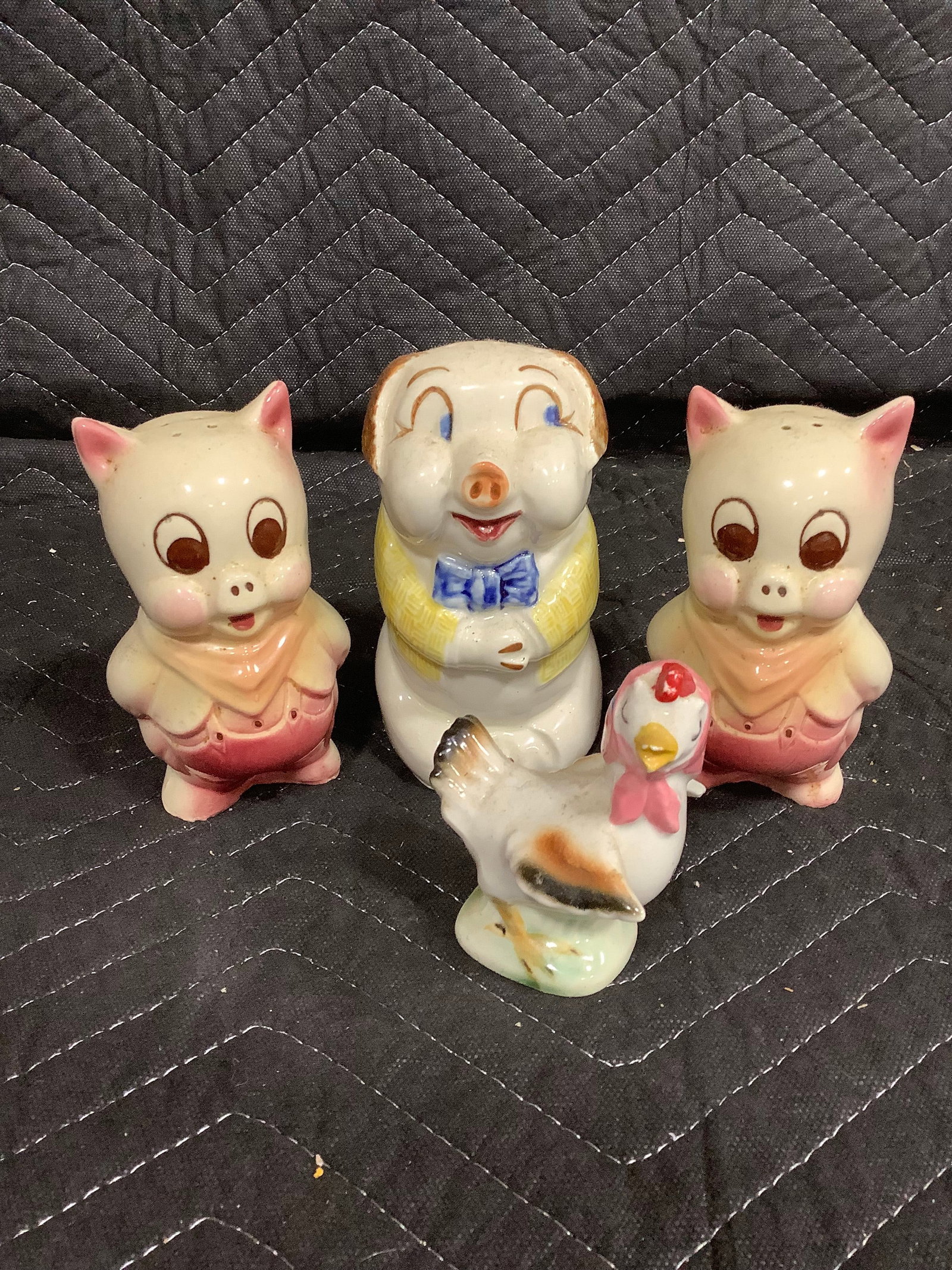 Ceramic Figures, Salt/Pepper Shaker(Tallest - 5.5in): Ceramic Figures, Salt/Pepper Shaker(Tallest - 5.5in)