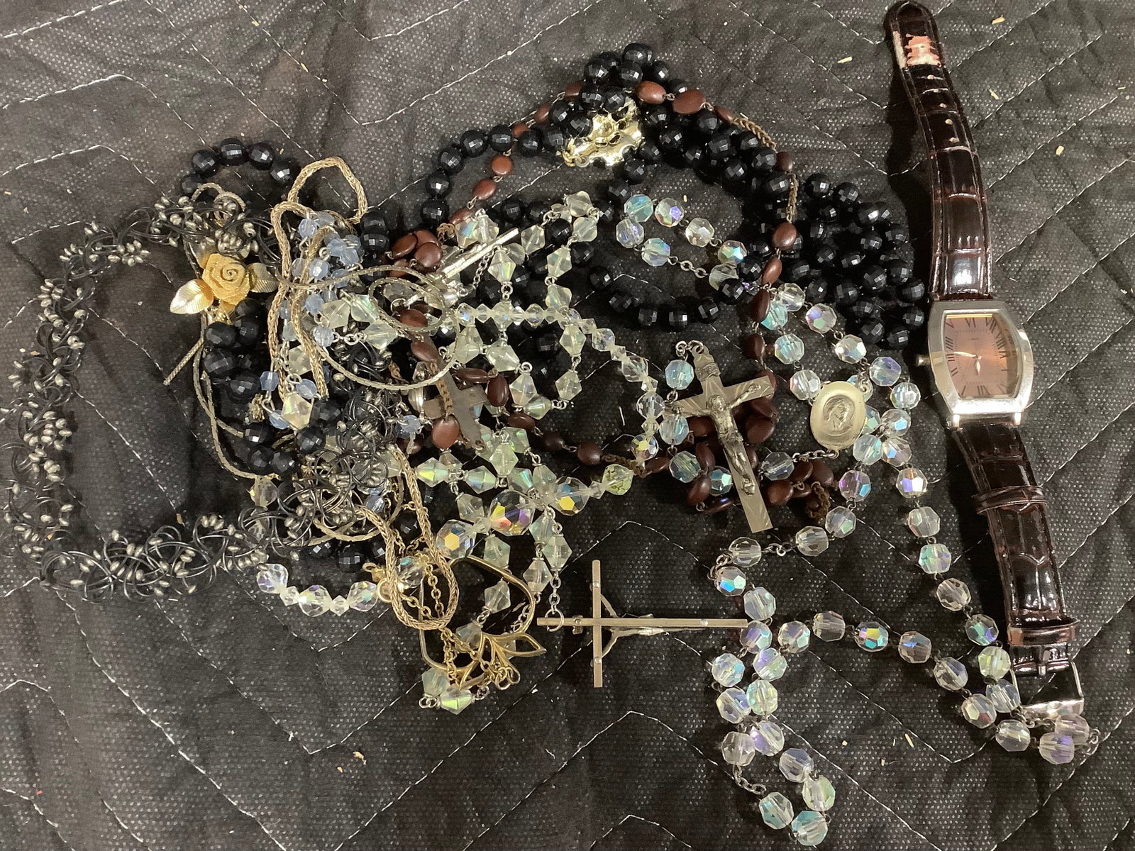 Various Costume Jewelry: Various Costume Jewelry
