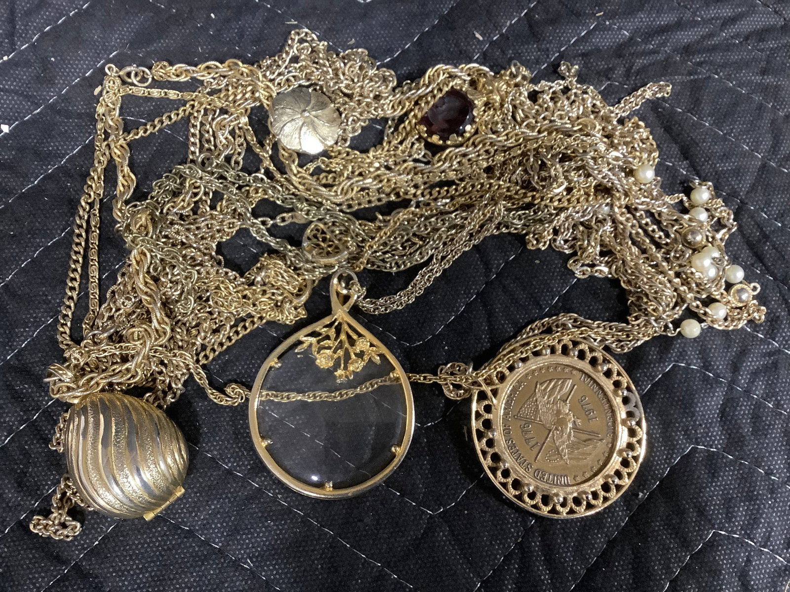 Various Costume Jewelry: Various Costume Jewelry