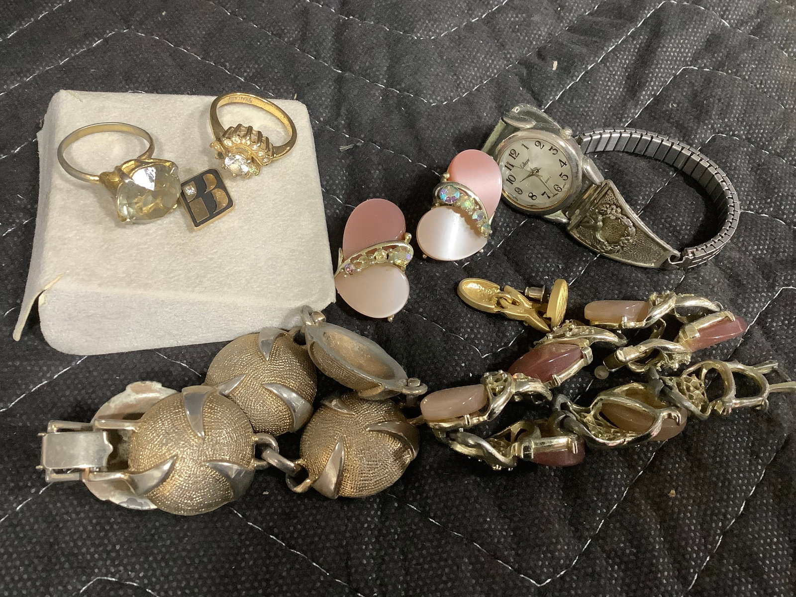 Various Costume Jewelry: Various Costume Jewelry