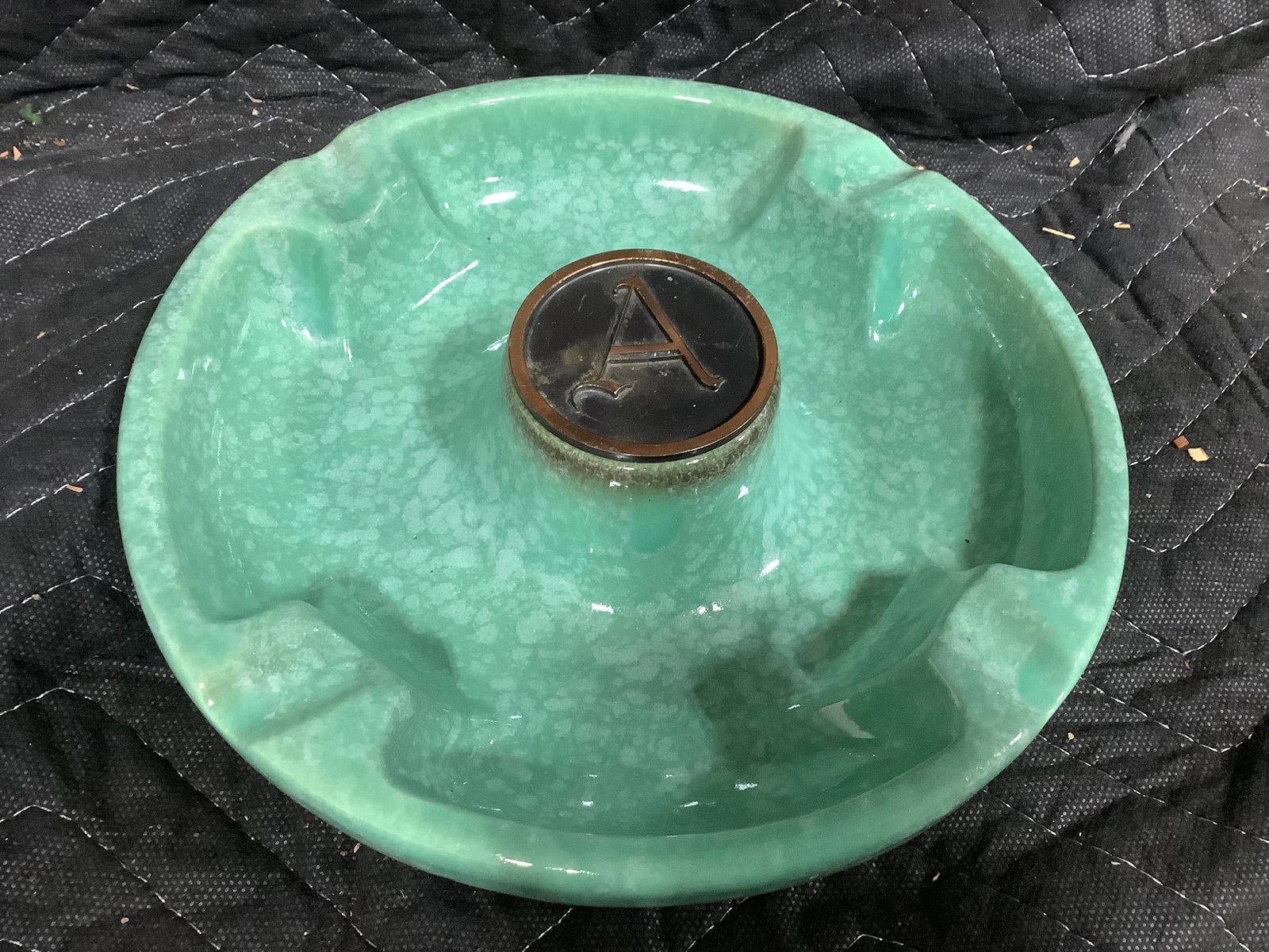 Vintage Roseville Ceramic Ash Tray (2in tall, 8.5in across): Vintage Roseville Ceramic Ash Tray (2in tall, 8.5in across)