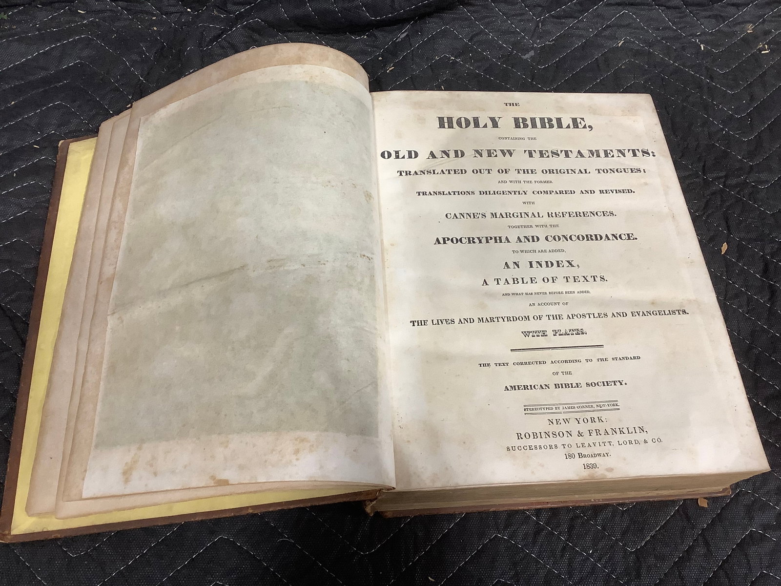 Vintage Holy Bible - Old and New Testaments: Vintage Holy Bible - Old and New Testaments