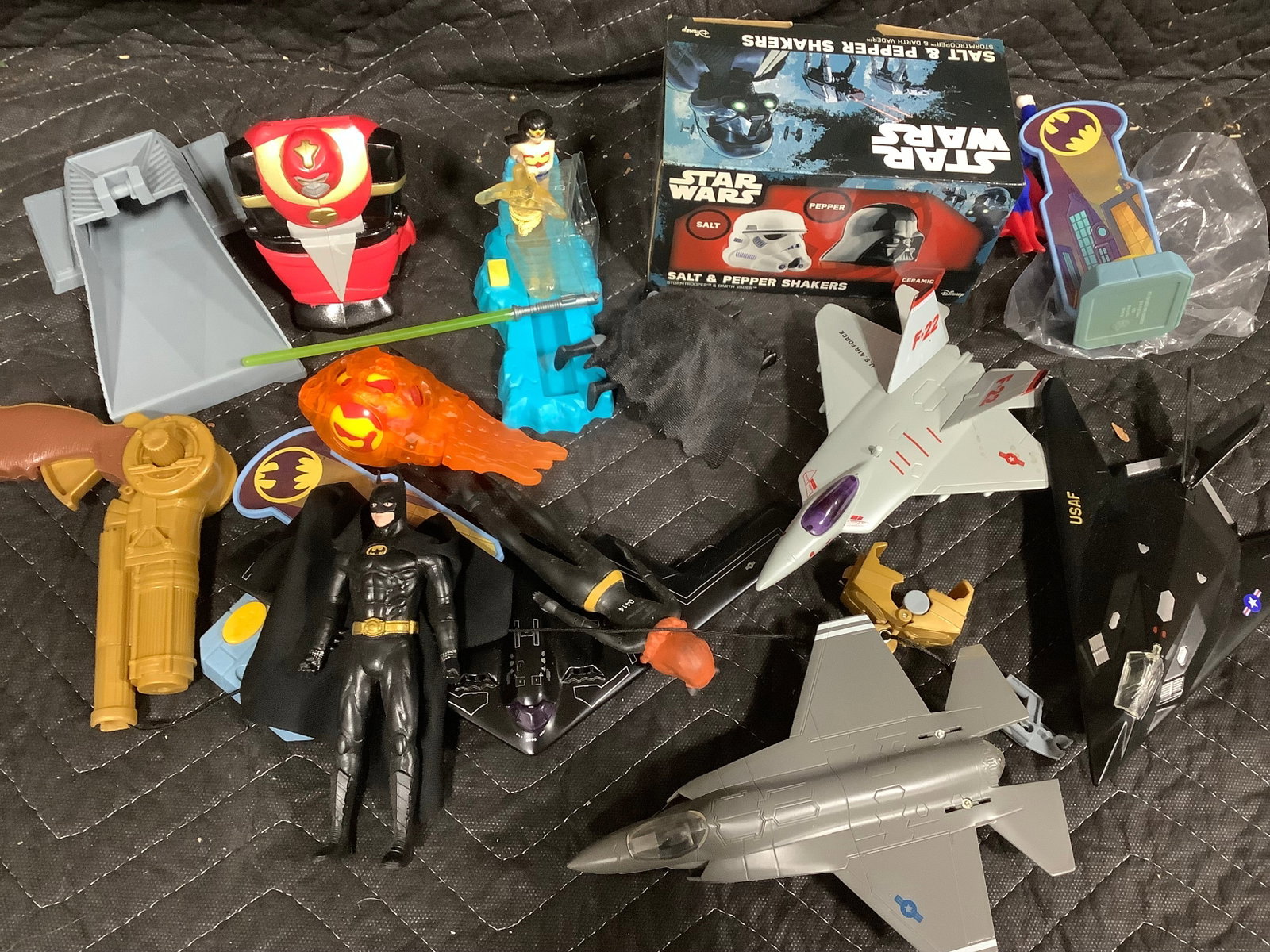 Star Wars Salt/Pepper Shakers, Plane Diecast Models, and other Toys (1 of 1)