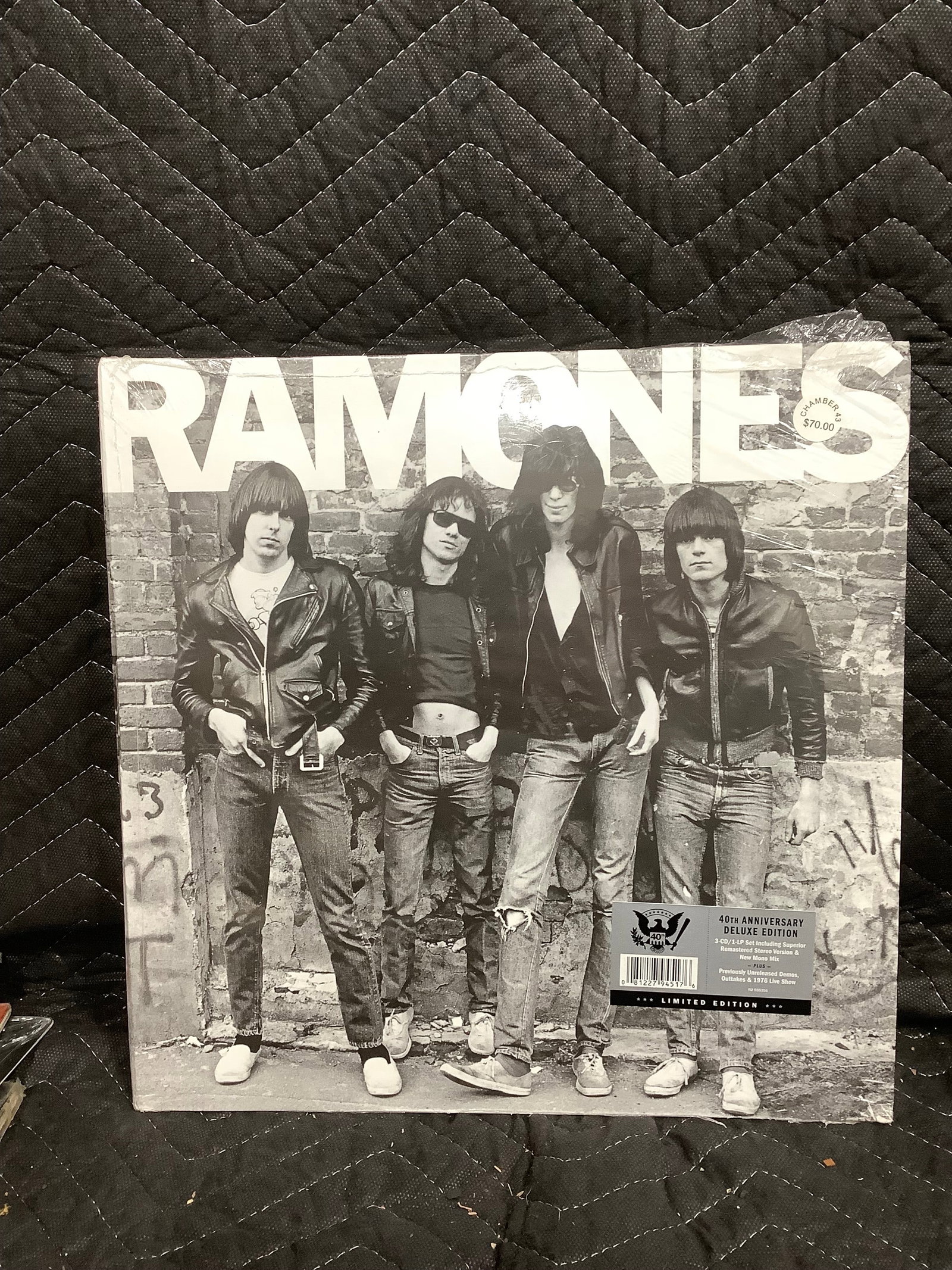 Sealed Ramones album: Sealed Ramones album