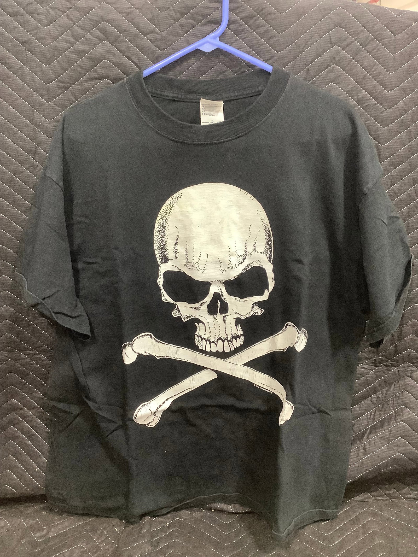 2002 Fashion victim skull tshirt(XL): 2002 Fashion victim skull tshirt(XL)