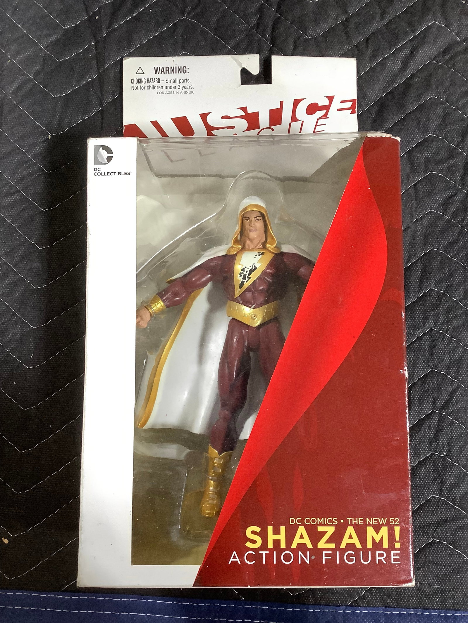 Justice League collectible figure*new in package*: Justice League collectible figure*new in package*