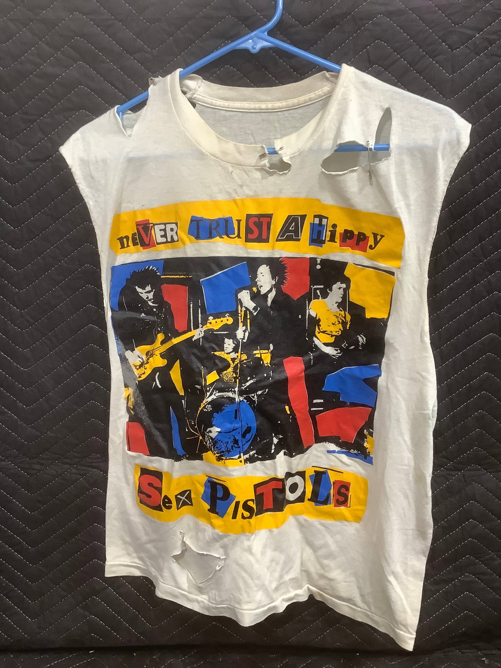 Sex Pistols vintage cut shirt(size N/A): Sex Pistols vintage cut shirt(size N/A)
