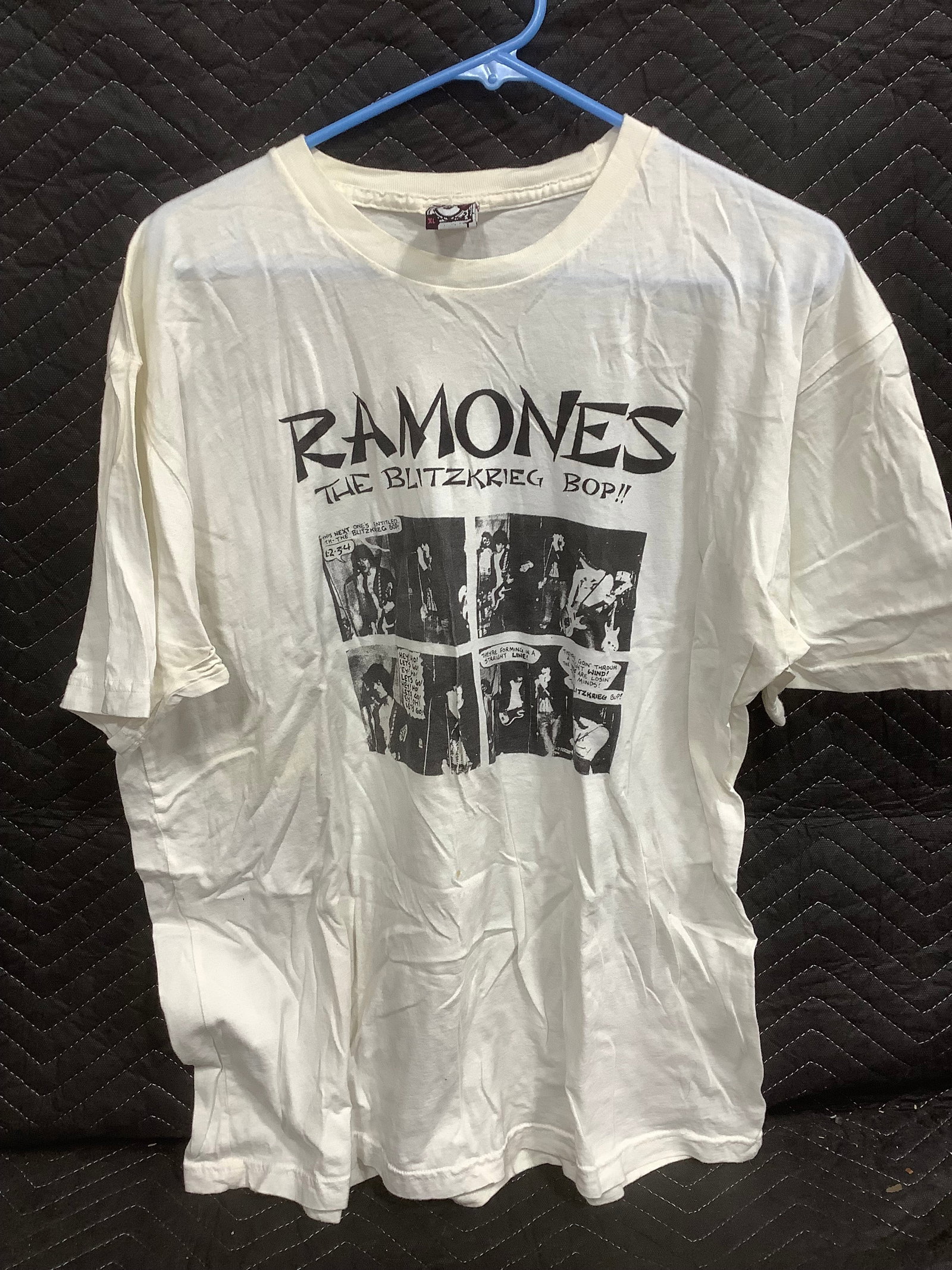 Ramones tshirt(XL): Ramones tshirt(XL)