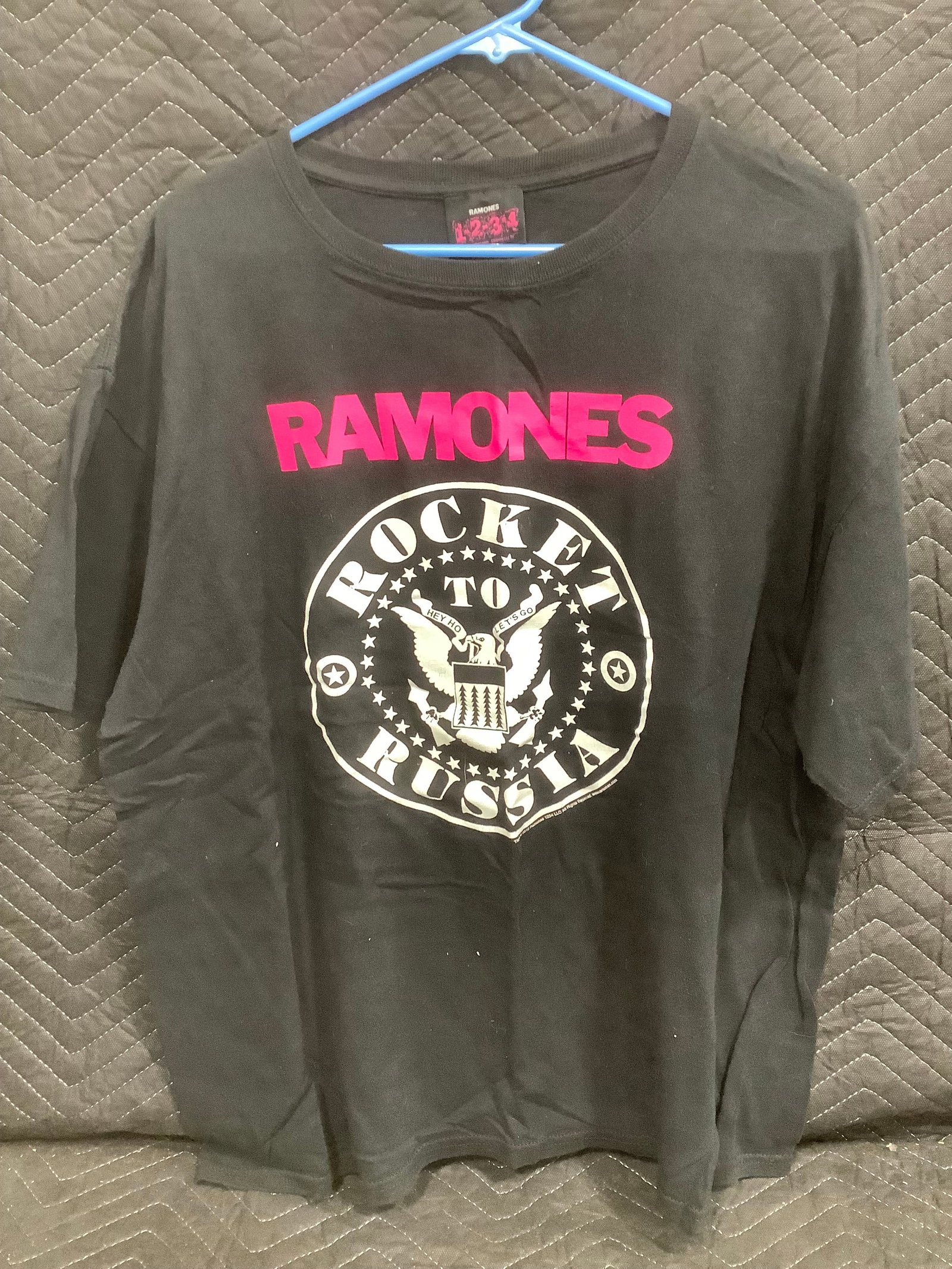 Ramones tshirt(size N/A): Ramones tshirt(size N/A)