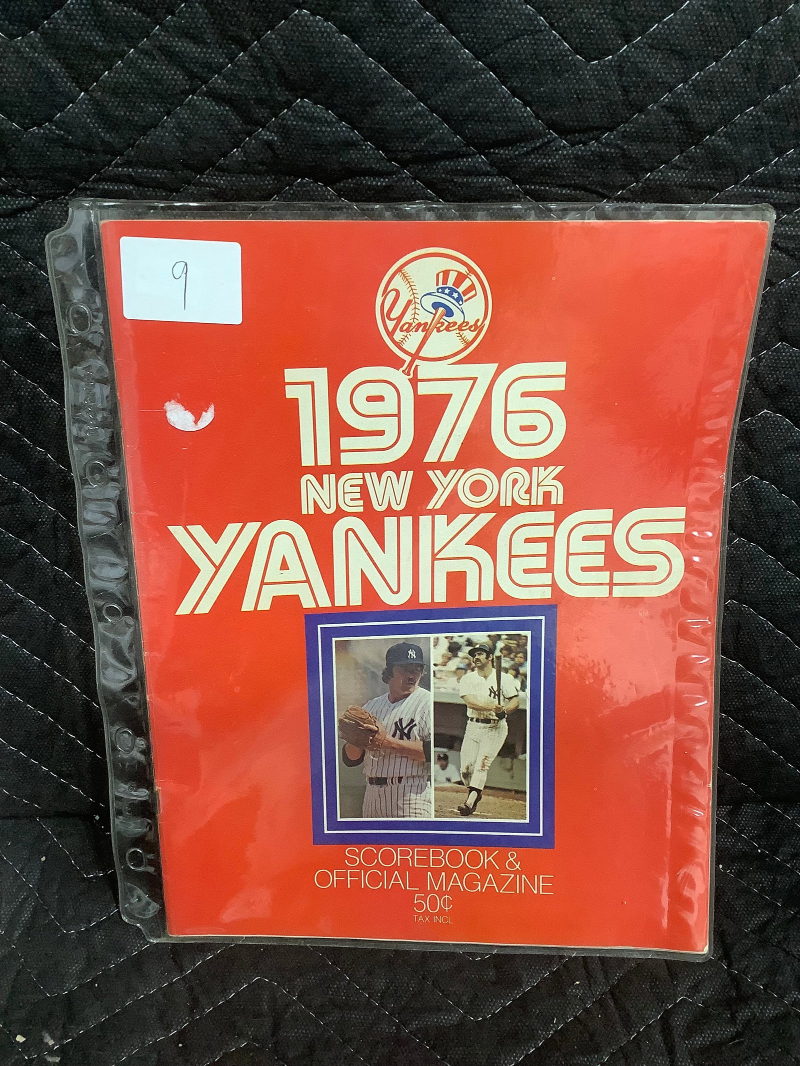 1976 NY Yankees scorebook and program(played Texas Rangers) (1 of 1)