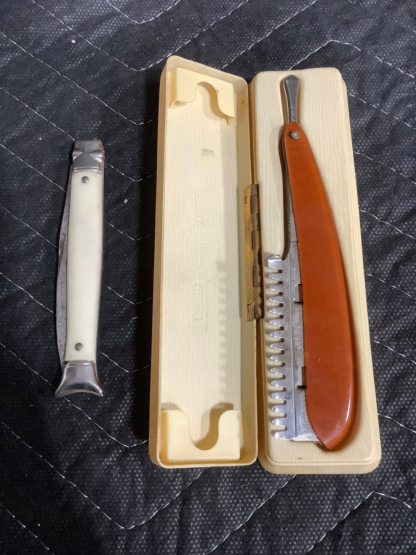 Durham Duplex Straight Safety Razoe with original box and Colonial USA fish pocket knife (1 of 1)