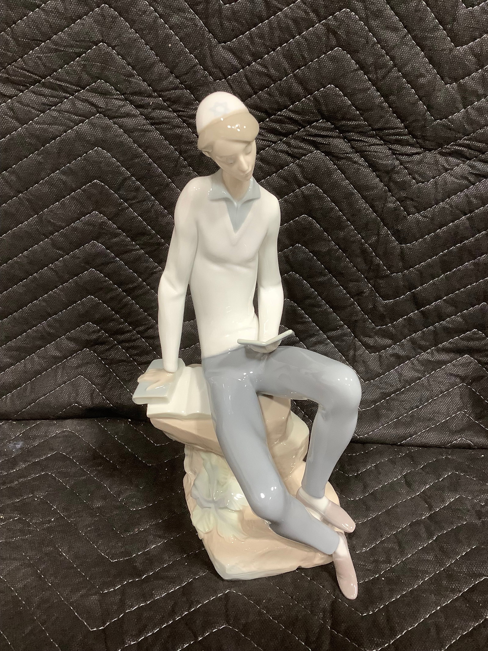 Lladro hebrew student porcelain figure(12intall) (1 of 1)