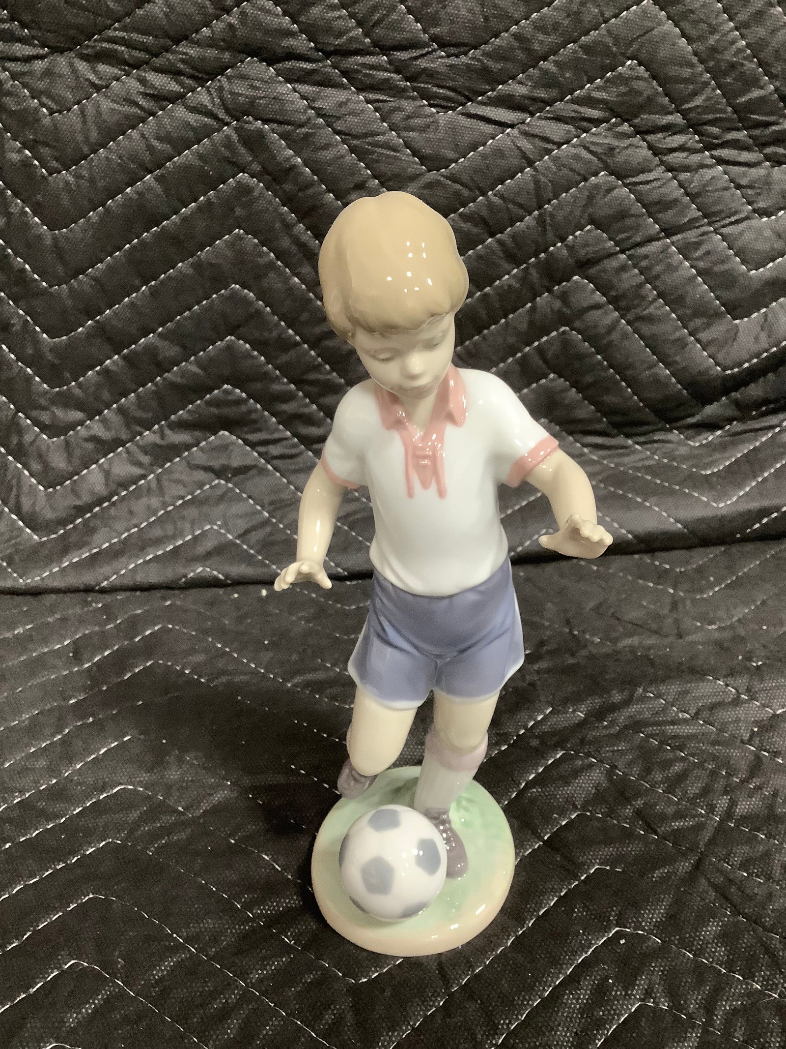 Lladro soccer practice porcelain figure(9in tall) (1 of 1)