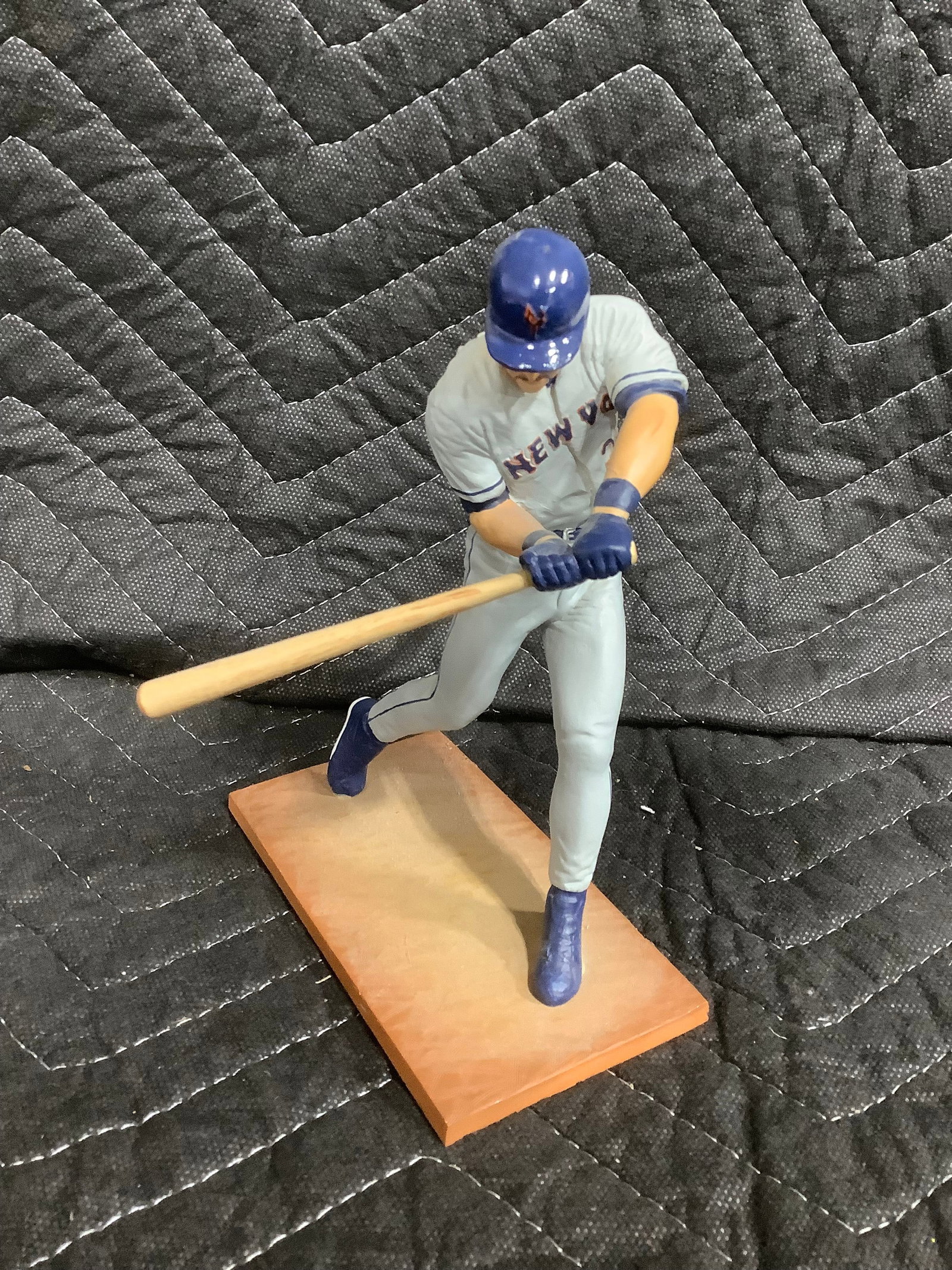 1990s Starting Lineup collectible baseball figure(6.5in tall): 1990s Starting Lineup collectible baseball figure(6.5in tall)