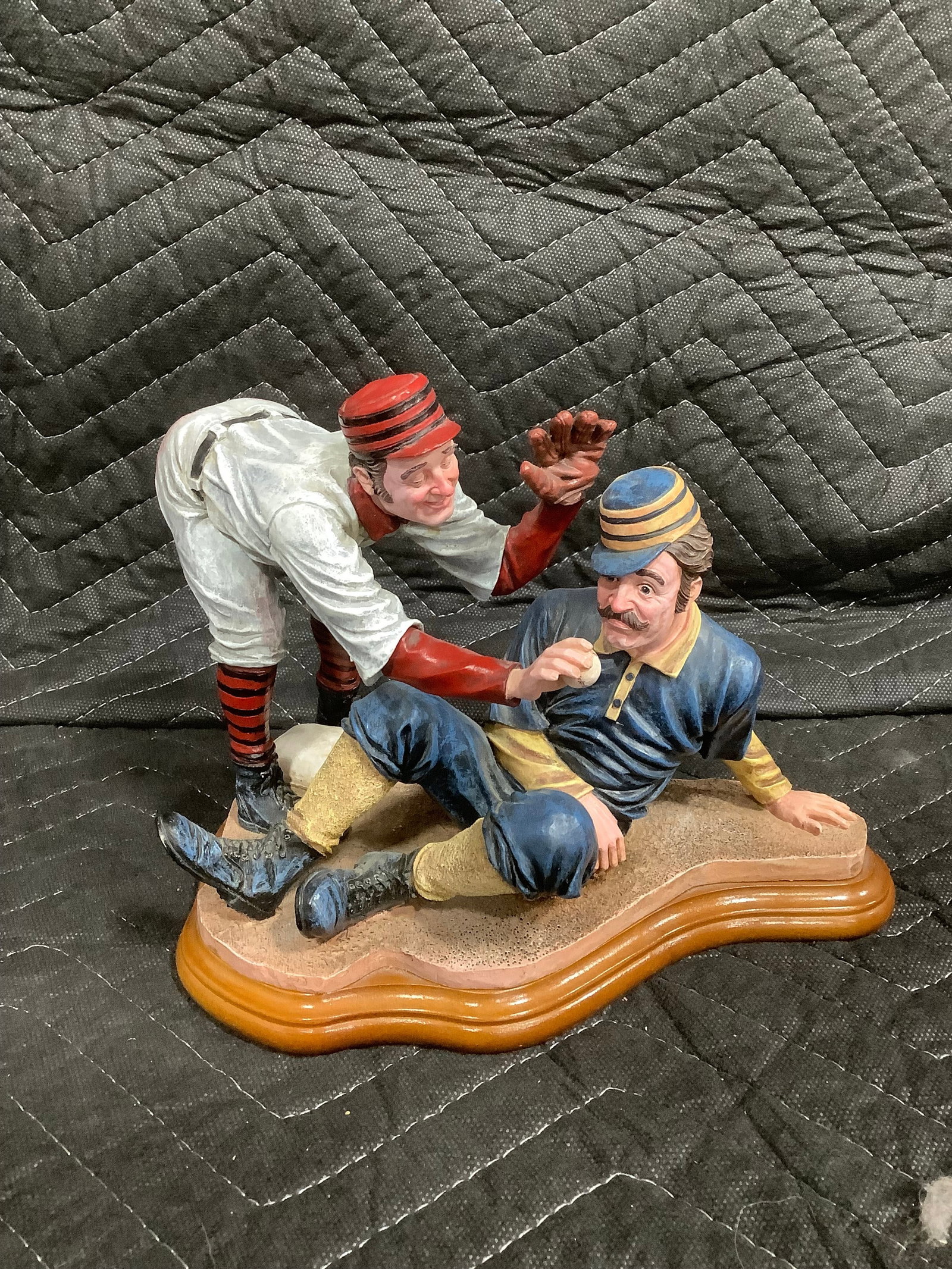 Norman Rockwell Tackled collectible statue(6in tall): Norman Rockwell Tackled collectible statue(6in tall)