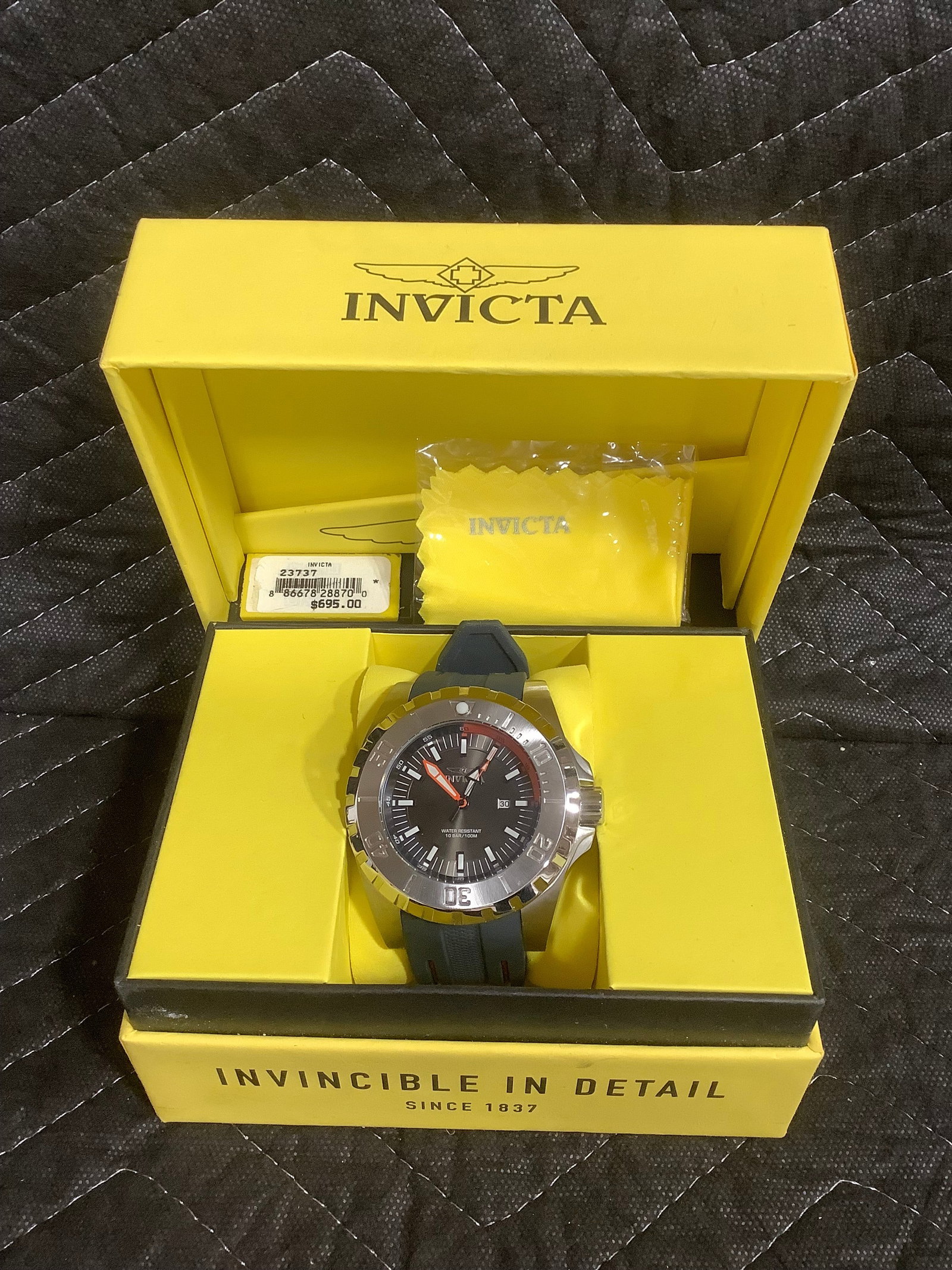 Invicta watch*unauthenticated, new in box*: Invicta watch*unauthenticated, new in box*