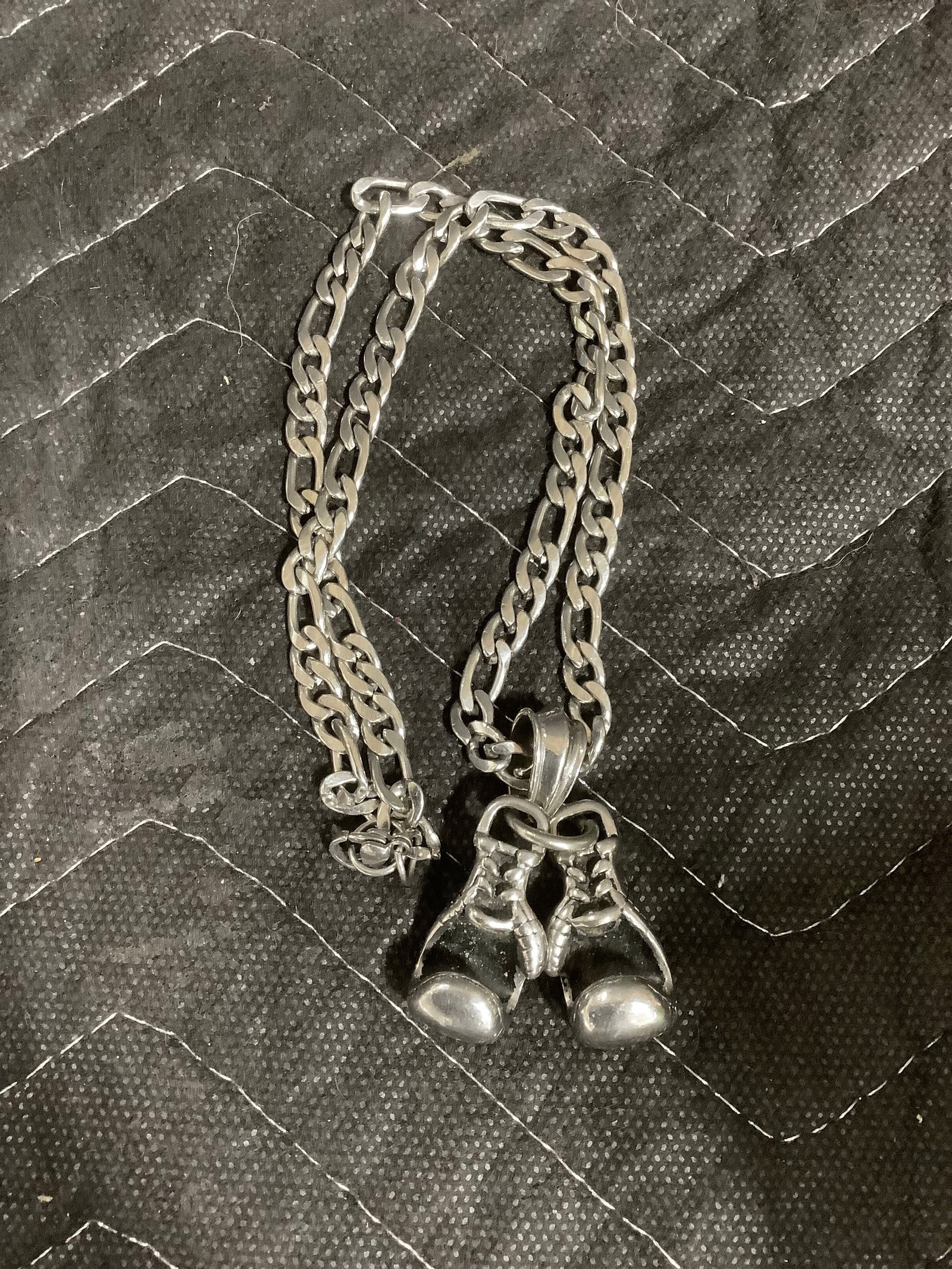 Rocky boxing glovse necklace: Rocky boxing glovse necklace
