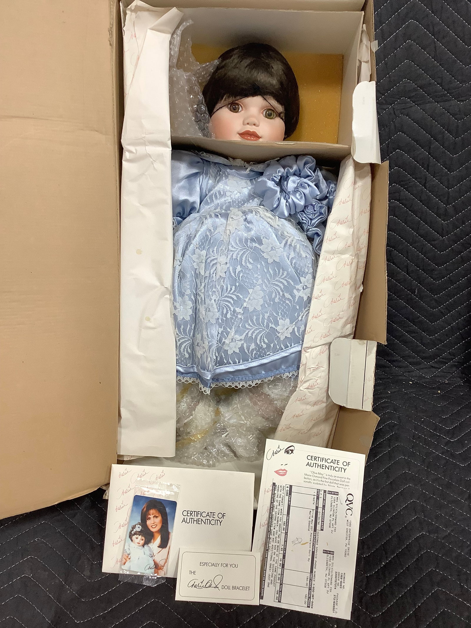 Marie Osmond Fine Porcelain Collector Doll - WITH COA: Marie Osmond Fine Porcelain Collector Doll - WITH COA