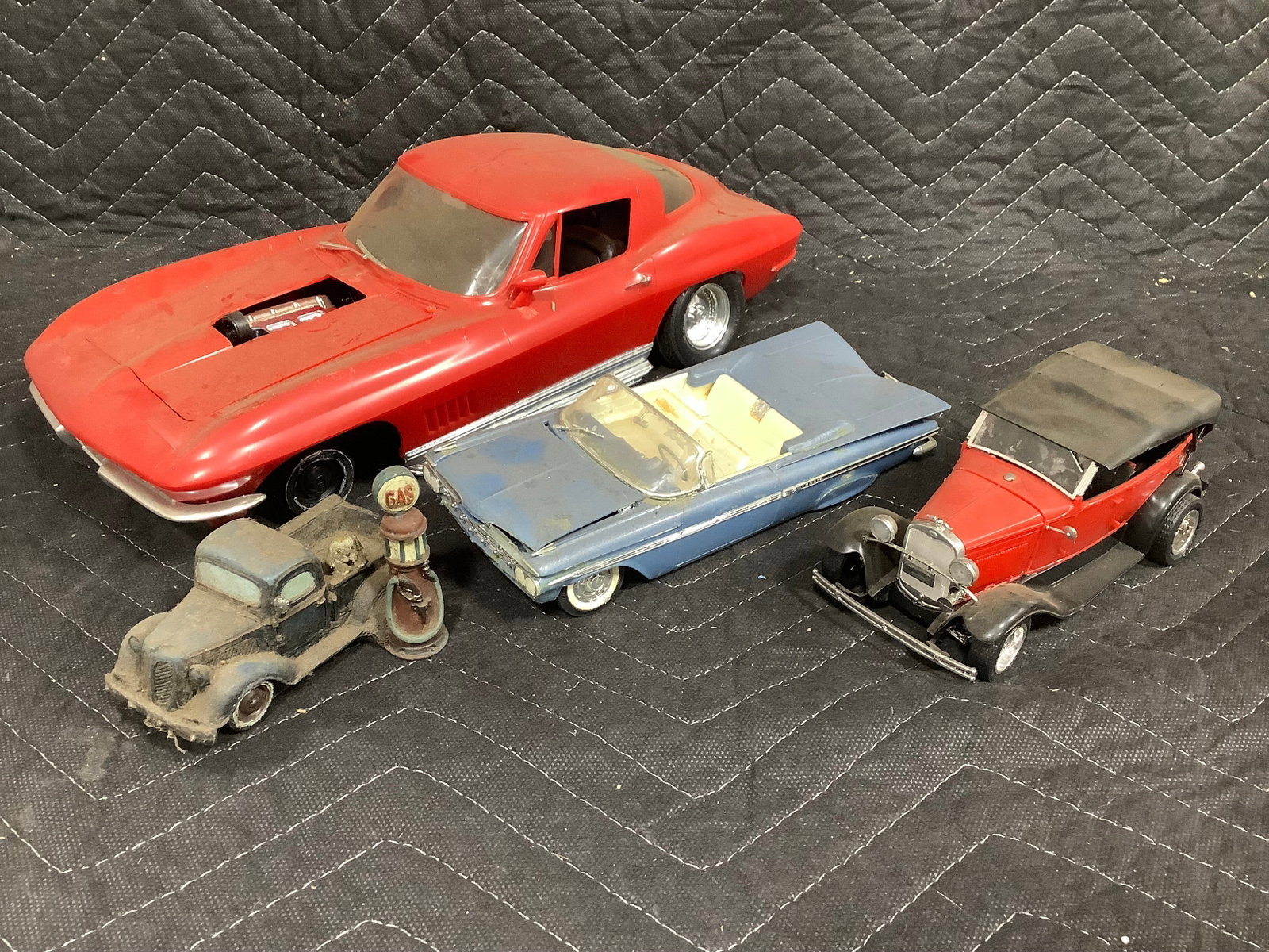 Vintage Car Diecast Models (1 of 1)