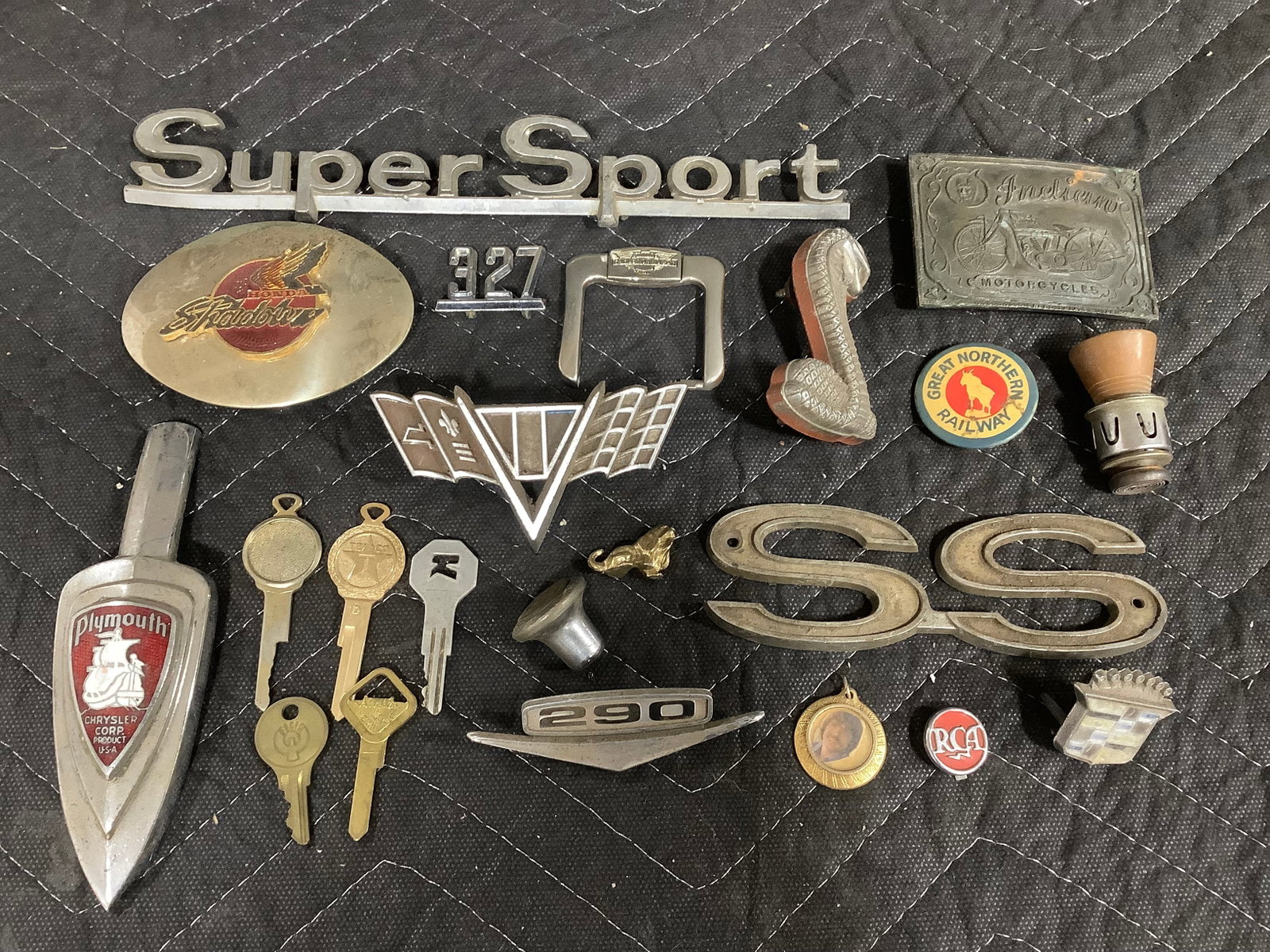 Vintage keys and more (1 of 1)