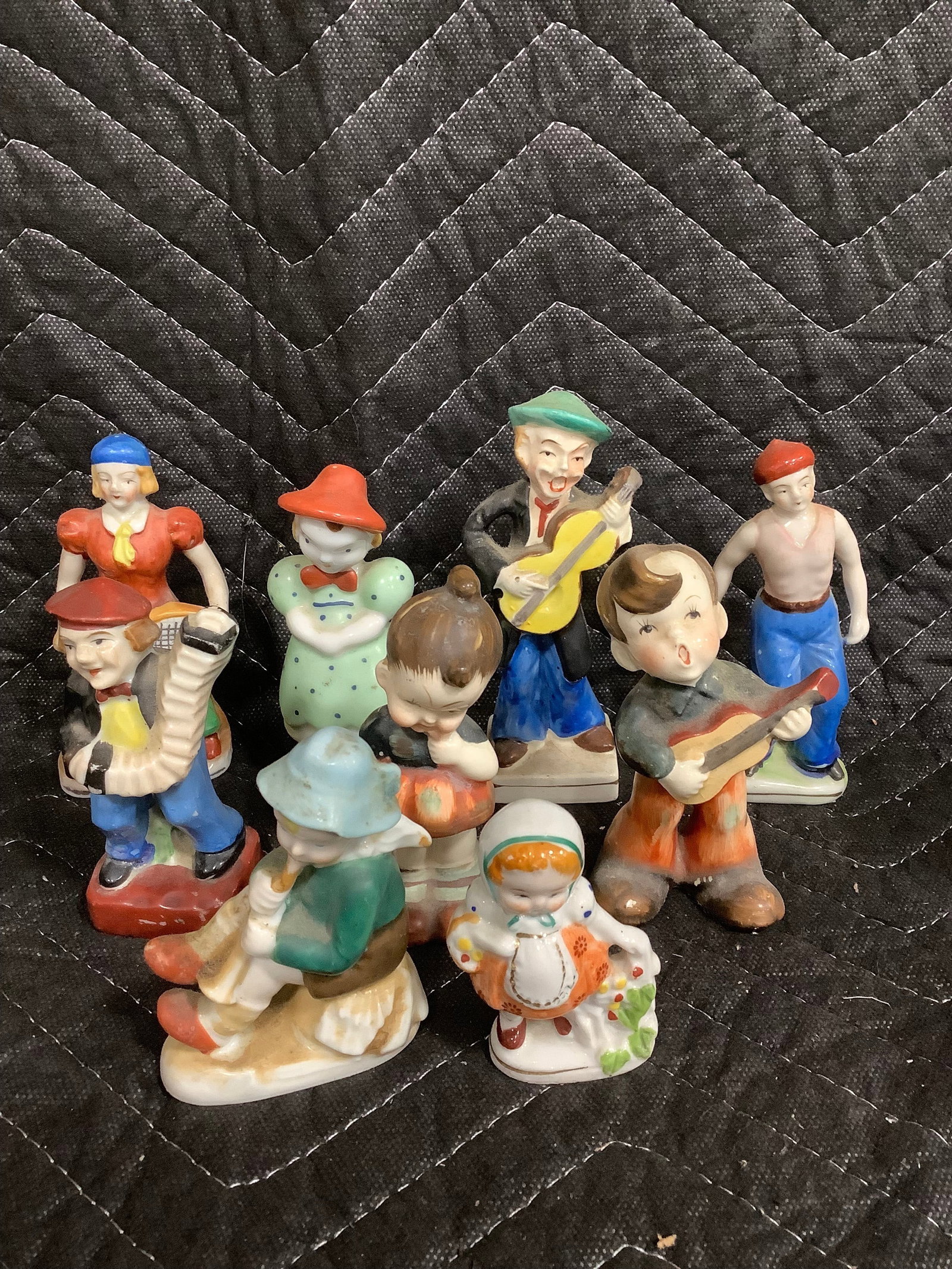 Vintage collectible figurines(tallest 5in): Vintage collectible figurines(tallest 5in)