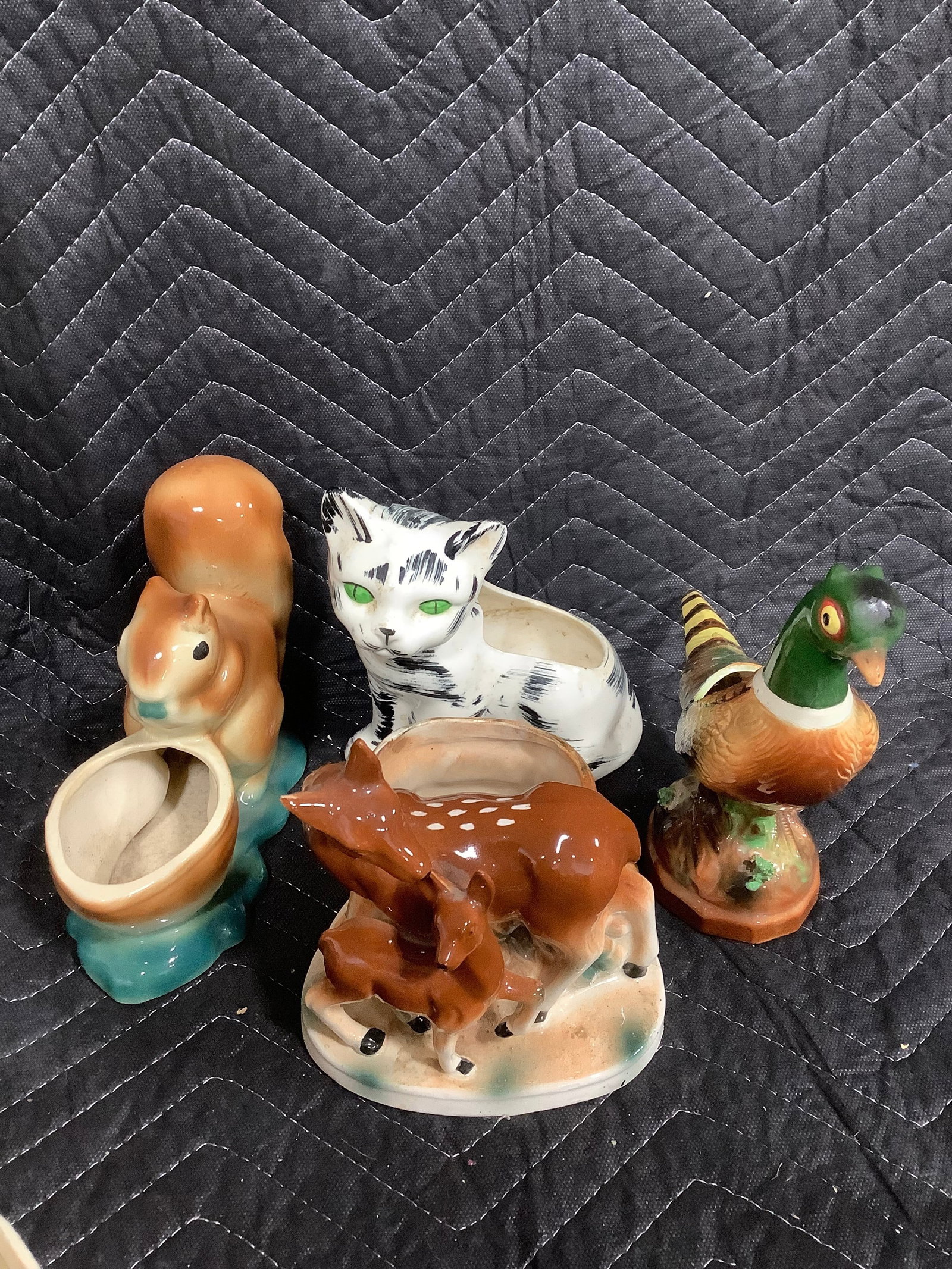 Vintage ceramic planters(tallest 7in): Vintage ceramic planters(tallest 7in)