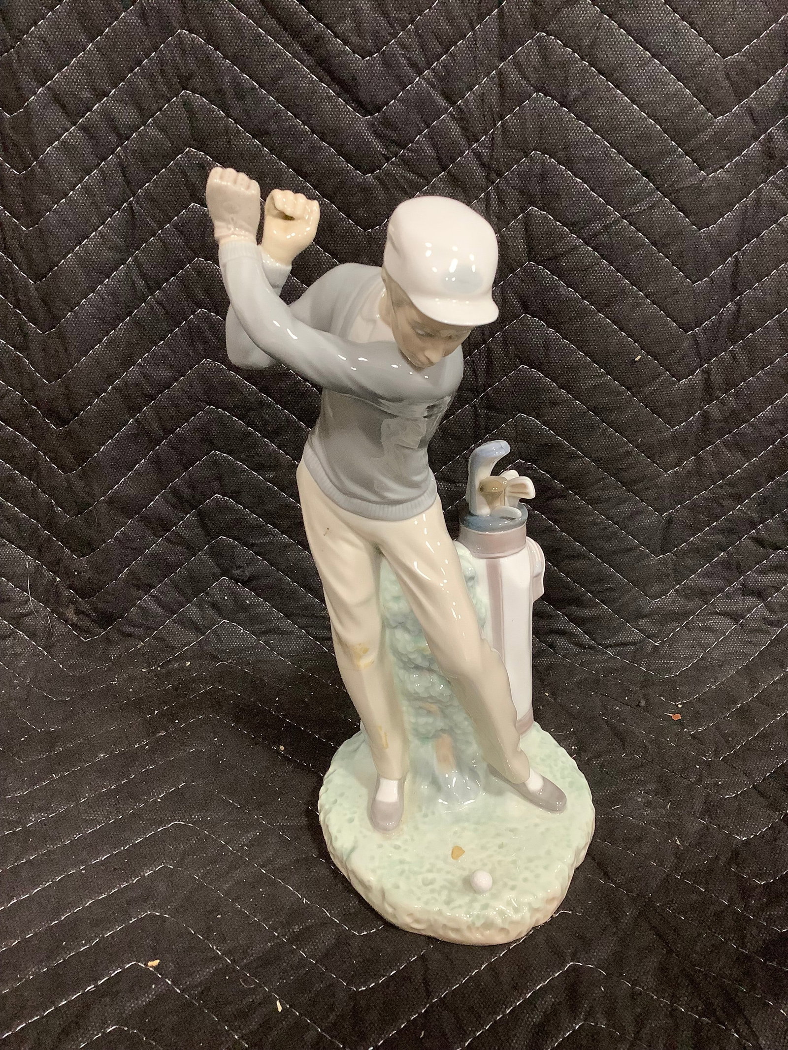 Lladro golfer porcelain figure(11in tall-no golf club) (1 of 1)