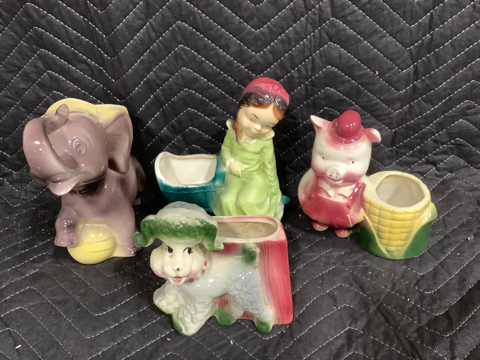 Vintage ceramic planters(tallest 7in): Vintage ceramic planters(tallest 7in)