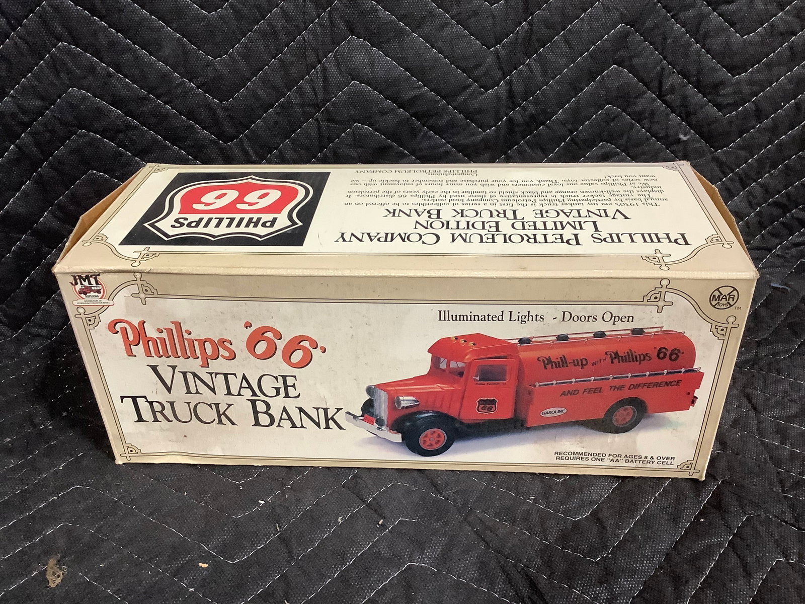 Phillips 66' vintage truck bank collectible in box: Phillips 66' vintage truck bank collectible in box