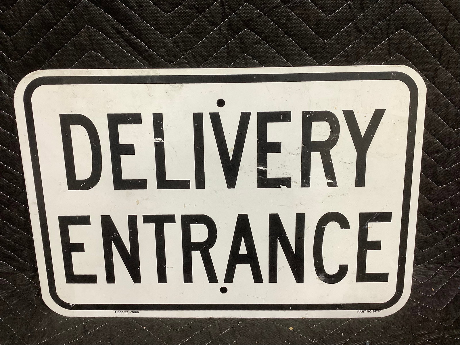 Delivery Entrance sign(13inx18in): Delivery Entrance sign(13inx18in)