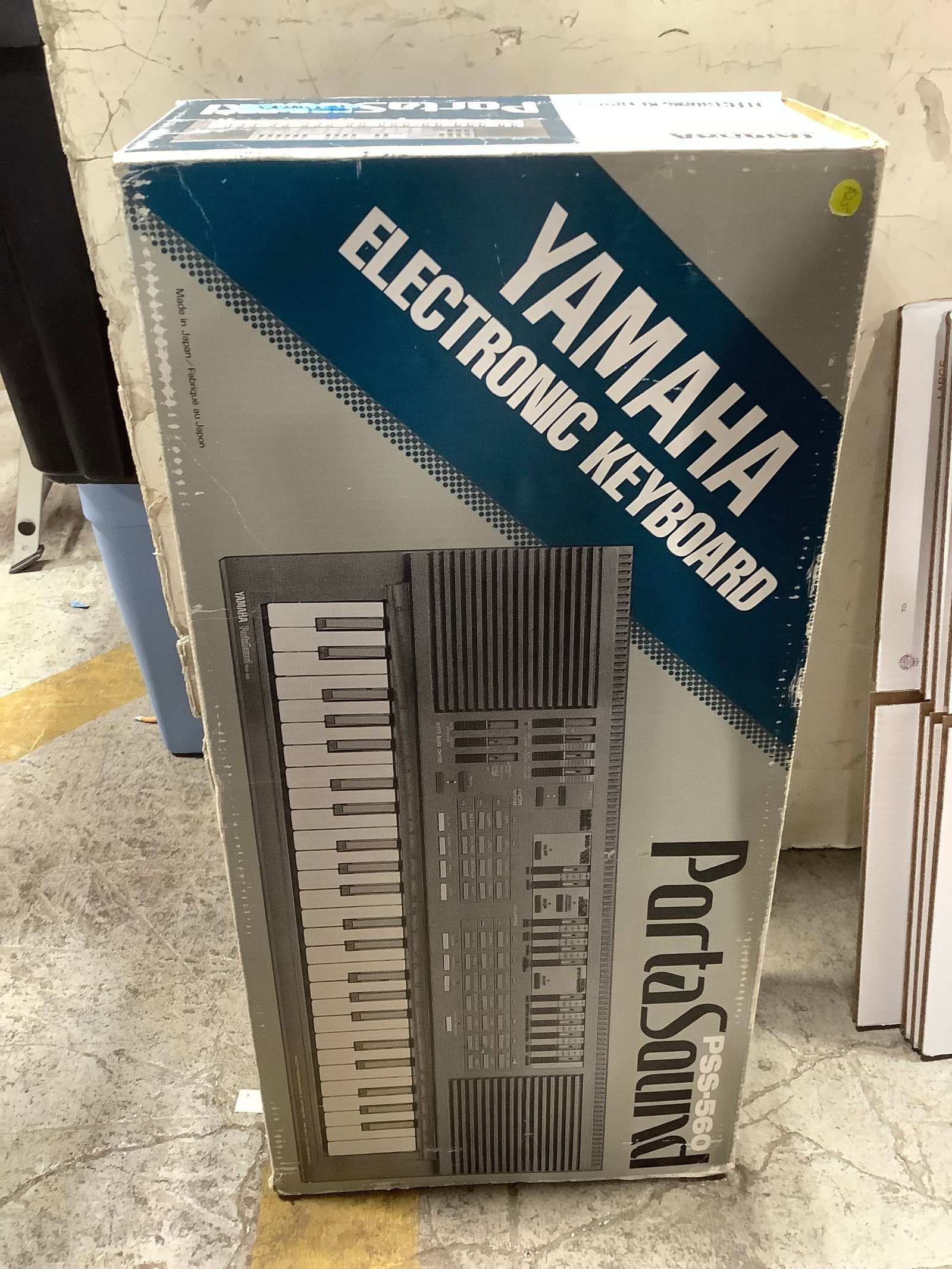 Yamaha electronic keyboard (PSS-560) (1 of 1)
