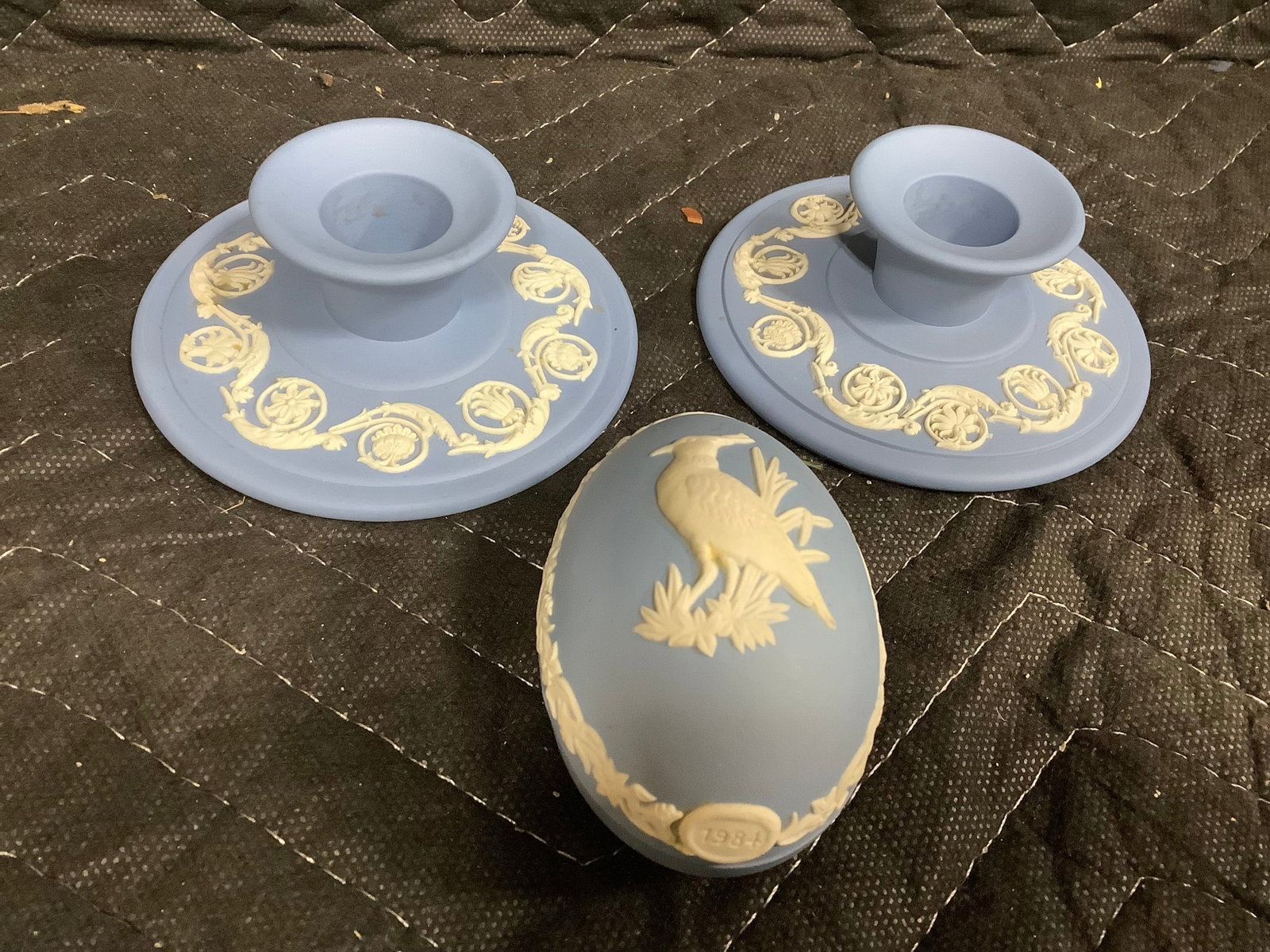 Wedgwood Trinket Dishes, and 1972 Christmas Mug (1 of 1)