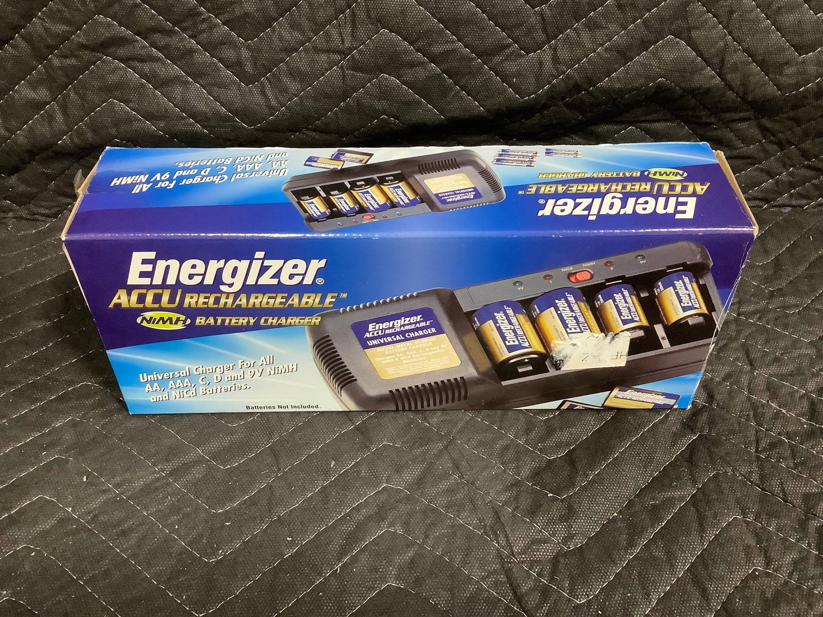 Energizer Universal Charger for NiMH, NiCd *never used*: Energizer Universal Charger for NiMH, NiCd *never used*