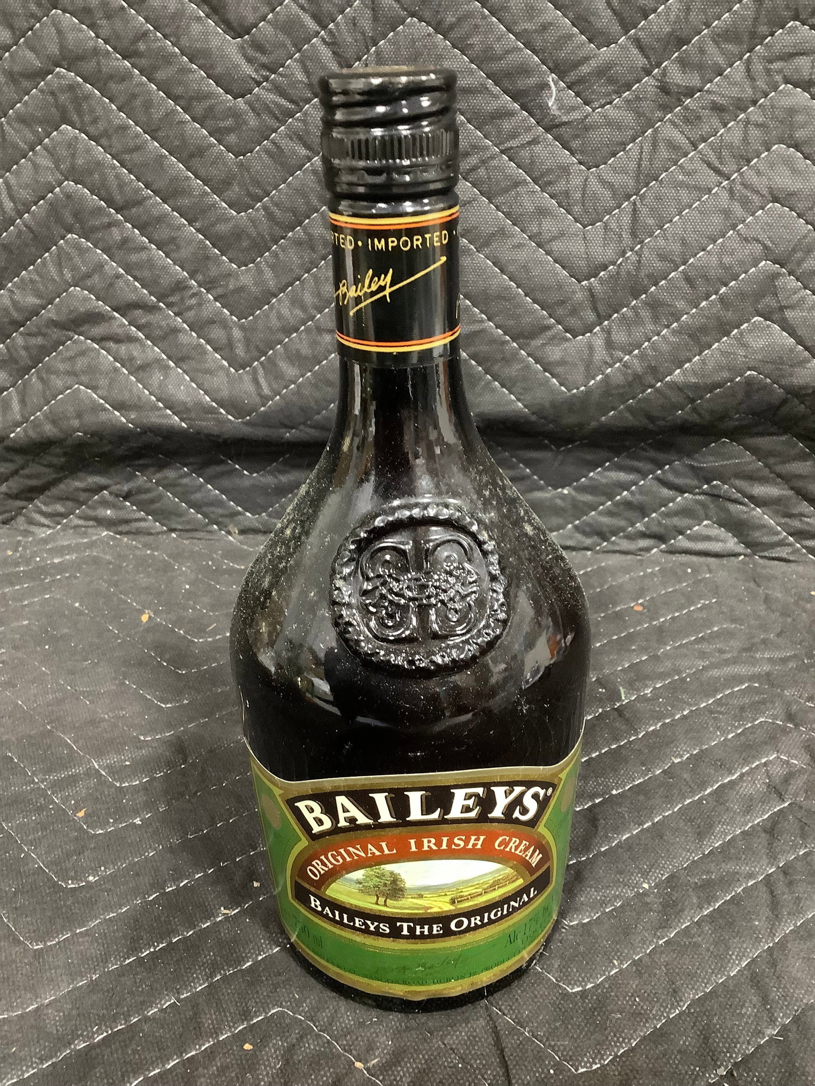 Bailey's Irish cream Liquor (750mL, 17%): Bailey's Irish cream Liquor (750mL, 17%)