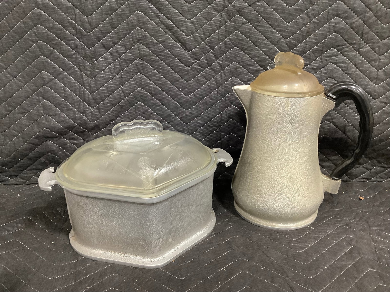 Vintage Guardian Service hammered aluminum Lidded Pot/Pitcher(tallest 11in) (1 of 1)