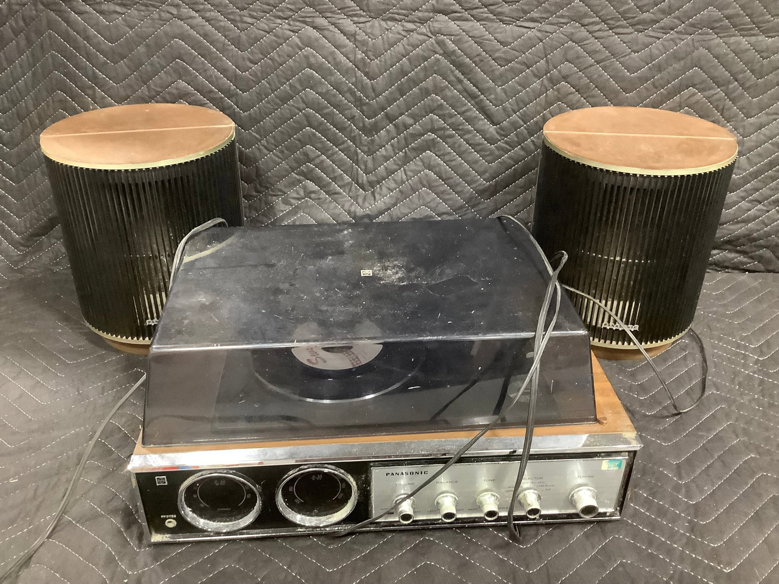 Panasonic record player with speakers (1 of 1)