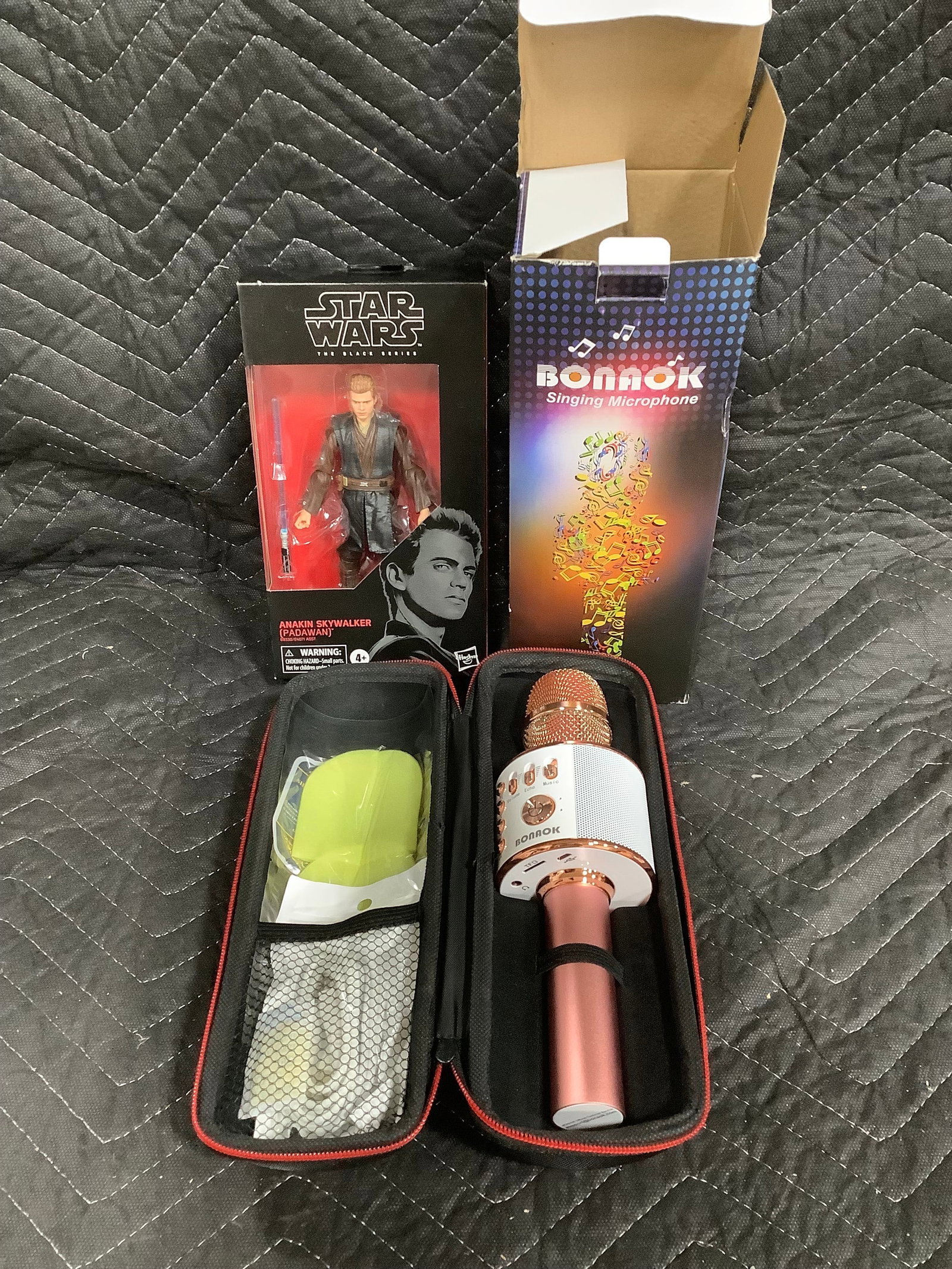 Star Wars Anakin Skywalker collectible figure and Bonrok singing microphone: Star Wars Anakin Skywalker collectible figure and Bonrok singing microphone