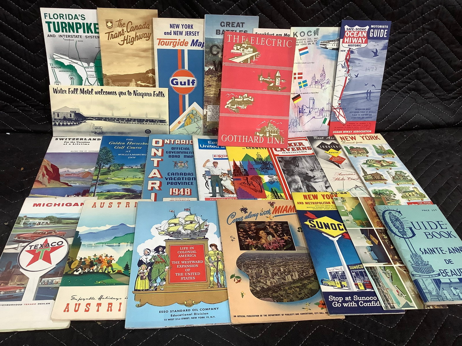 Vintage travel brochures: Vintage travel brochures