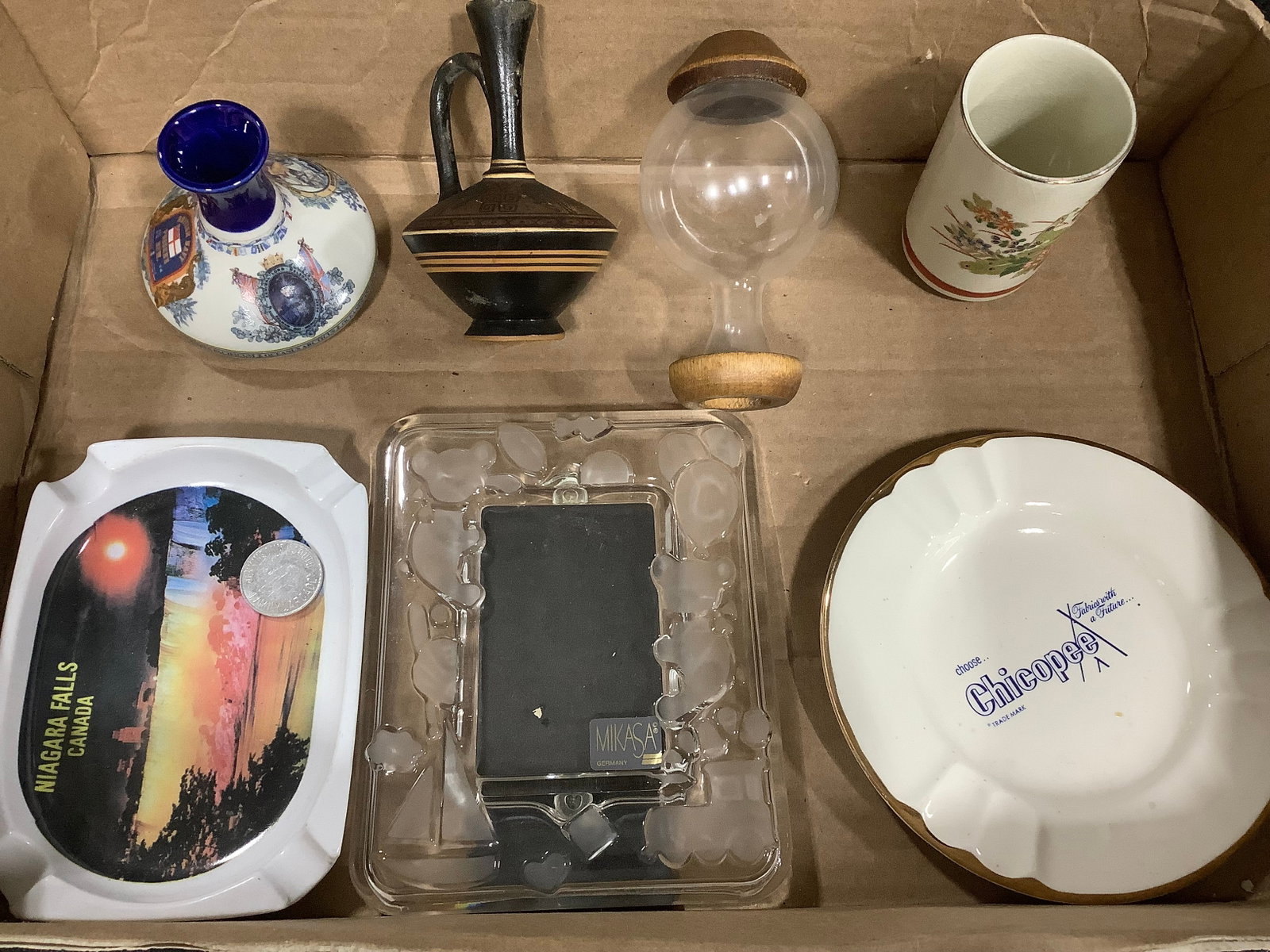 Vintage ashtrays, miniature vases, and more(tallest 5in) (1 of 1)