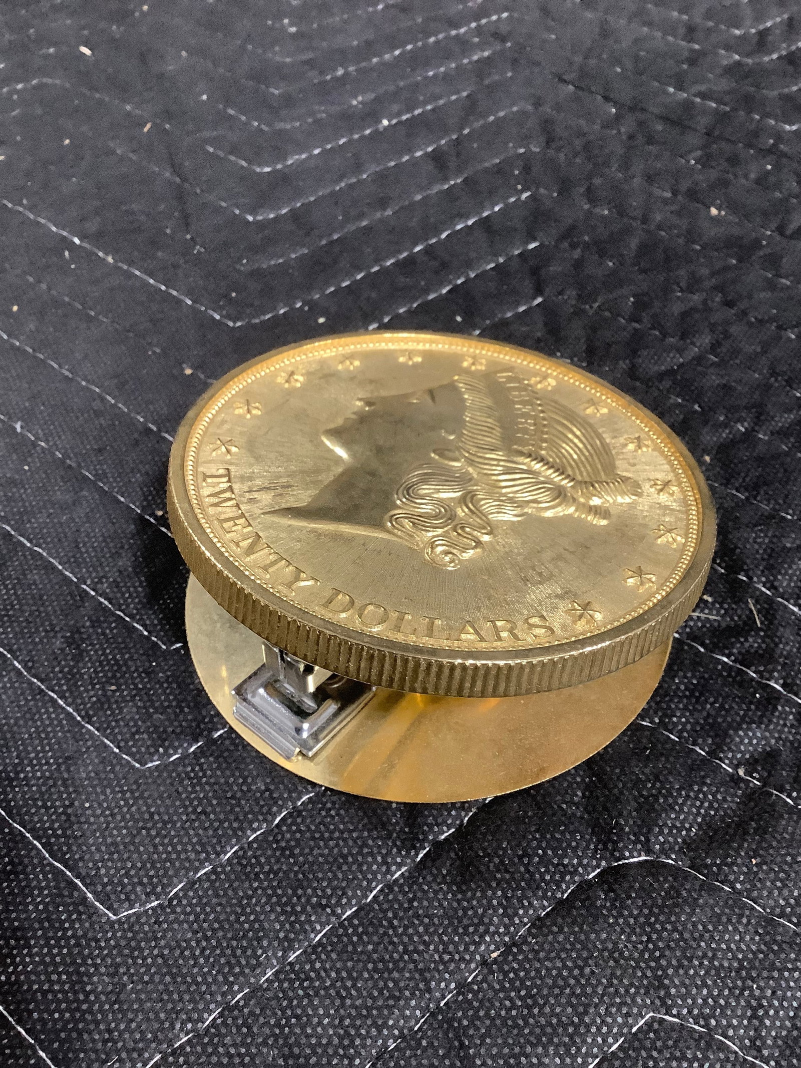Twenty dollars coin shaped stapler (1 of 1)