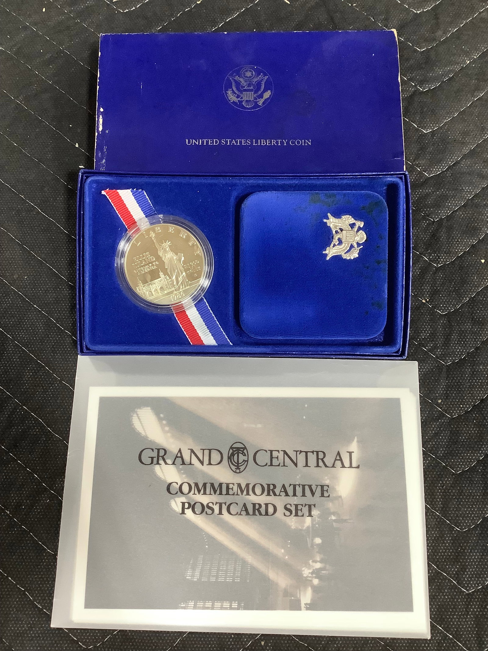 Commemorative postcard set and United States Liberty coin: Commemorative postcard set and United States Liberty coin