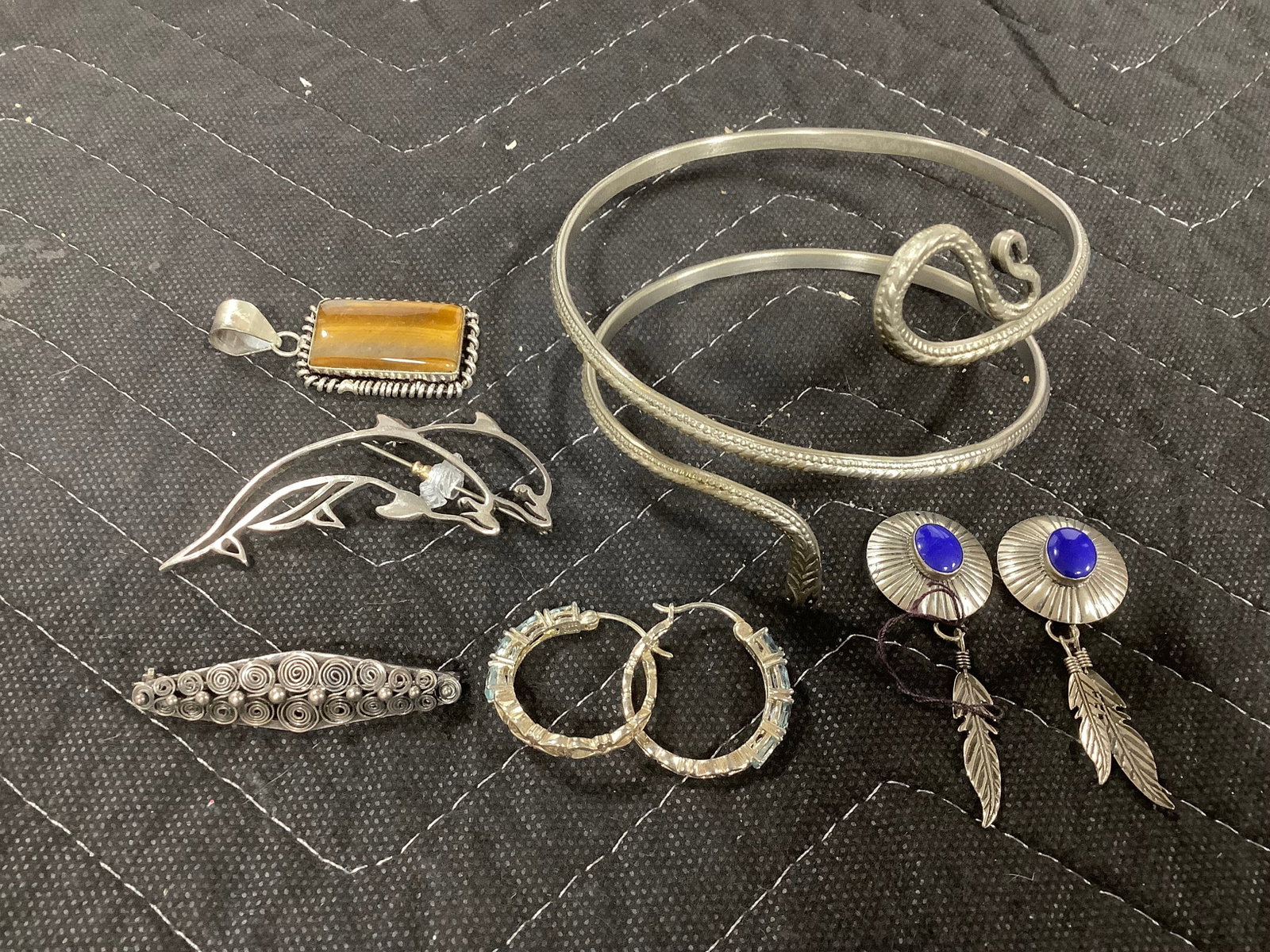 Vintage costume jewelry: Vintage costume jewelry