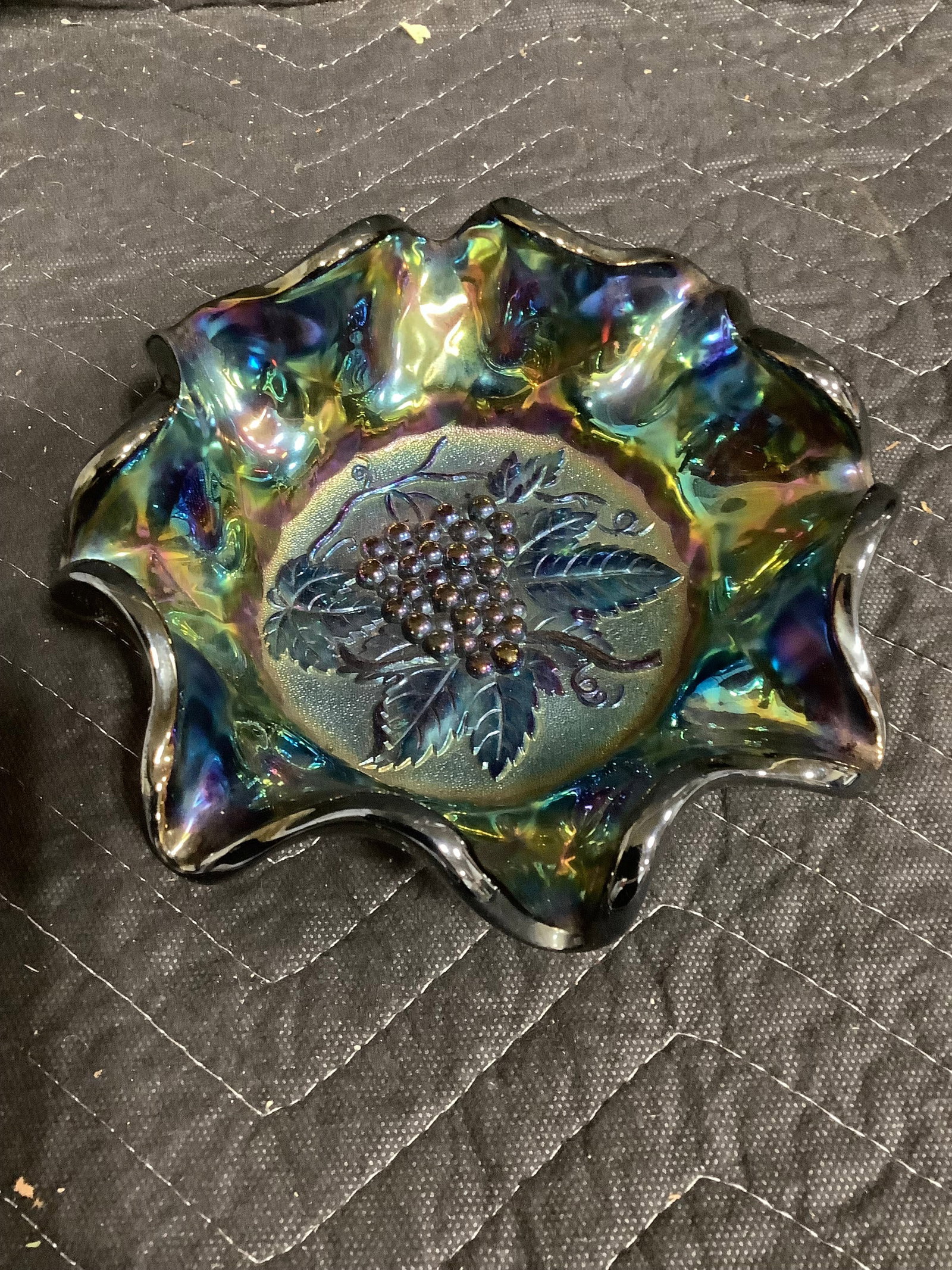 Ruffled irridescent carnival bowl(2.5in tall, 7in across) (1 of 1)