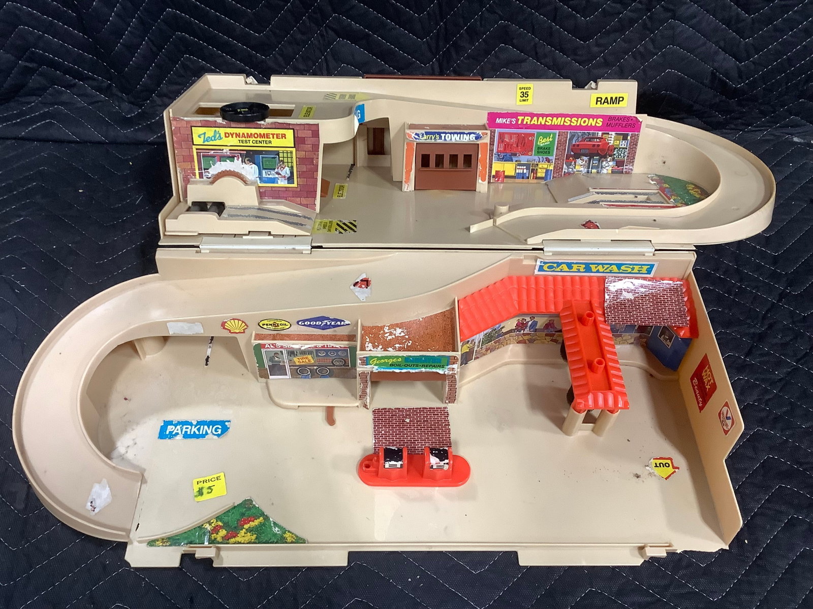Vintage Hotwheels Playset: Vintage Hotwheels Playset