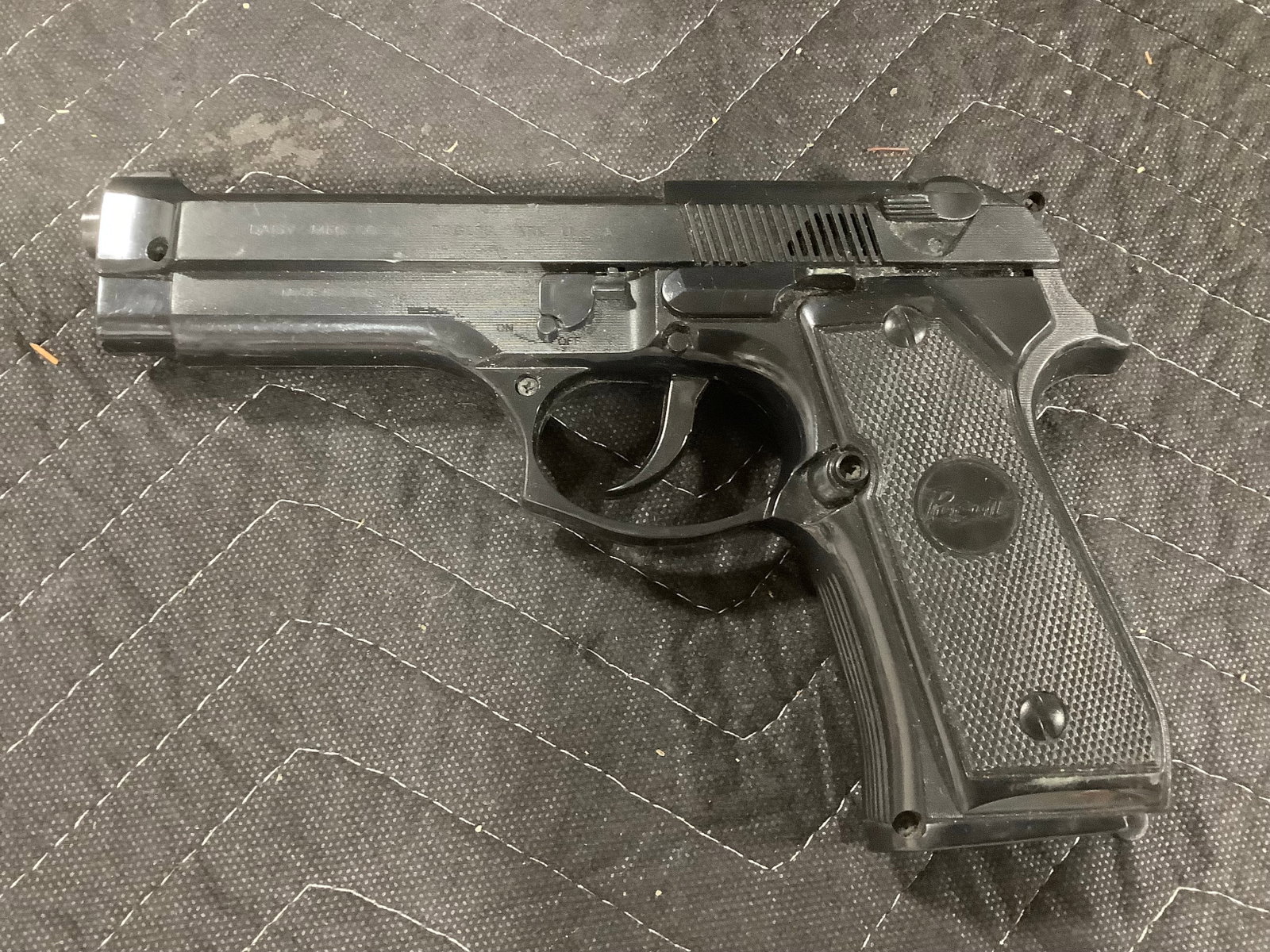 Pursuit BB Gun: Pursuit BB Gun