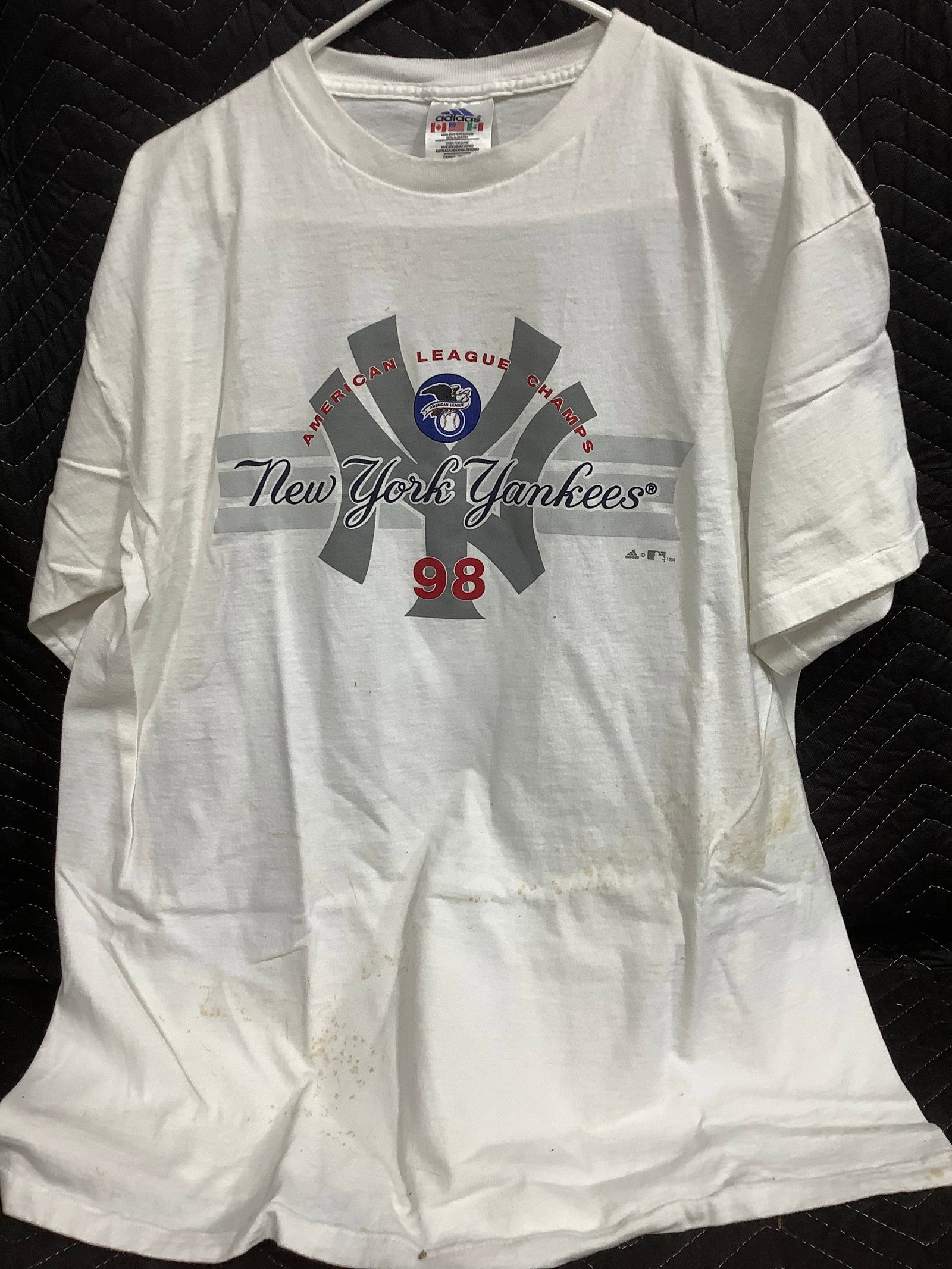 NY Yankees Tshirt (Size: L): NY Yankees Tshirt (Size: L)