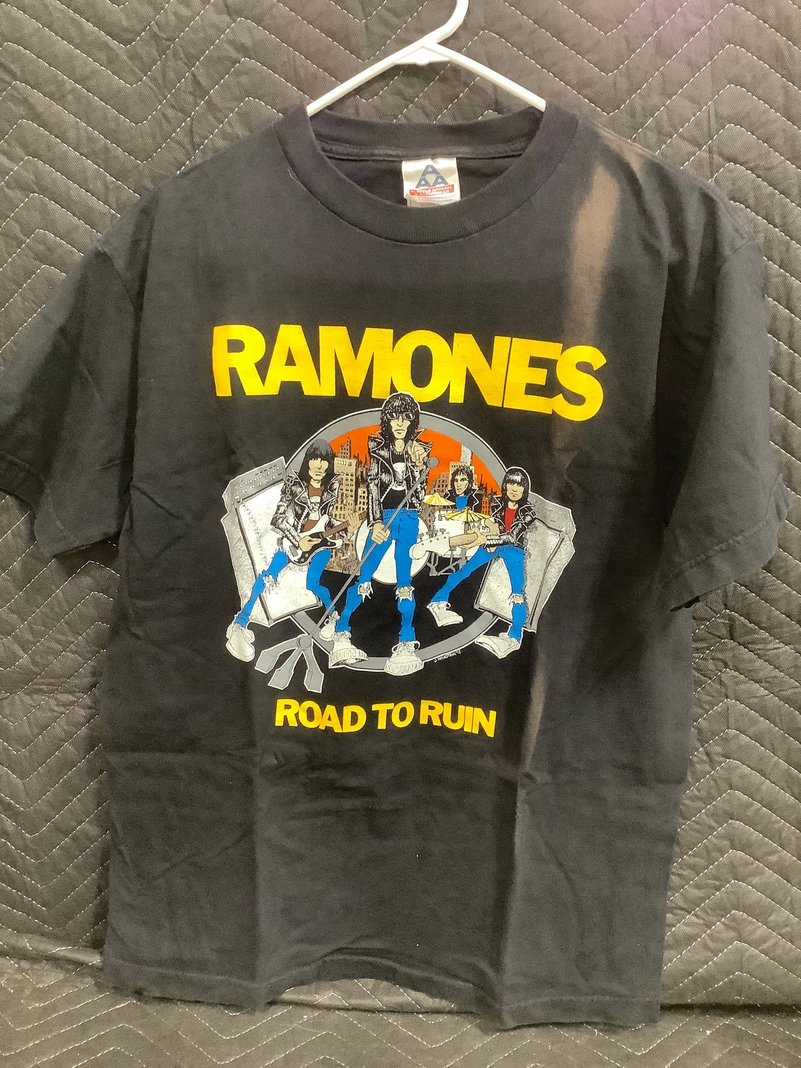 Ramones tshirt(M) (1 of 1)