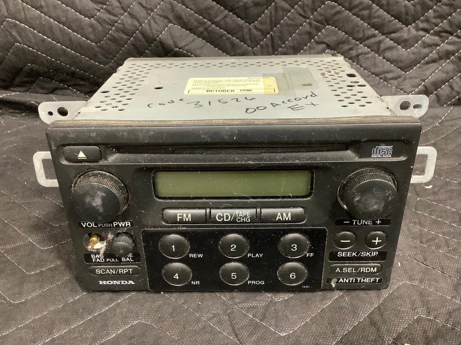 Honda accord car radio (1 of 1)